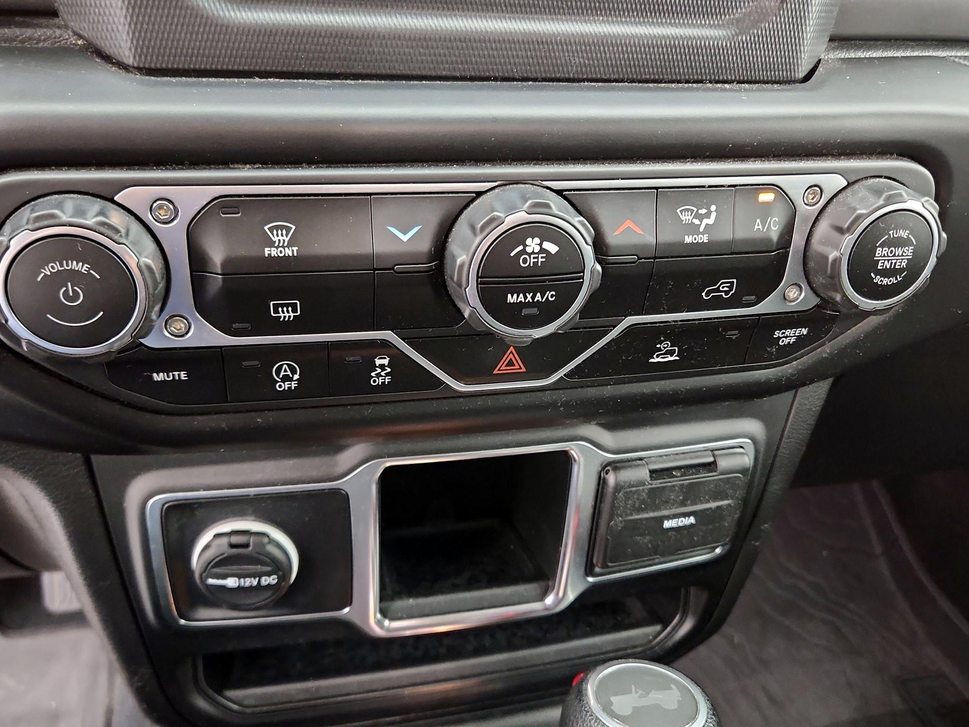 Thumbnail: 2022 Jeep Wrangler - 16