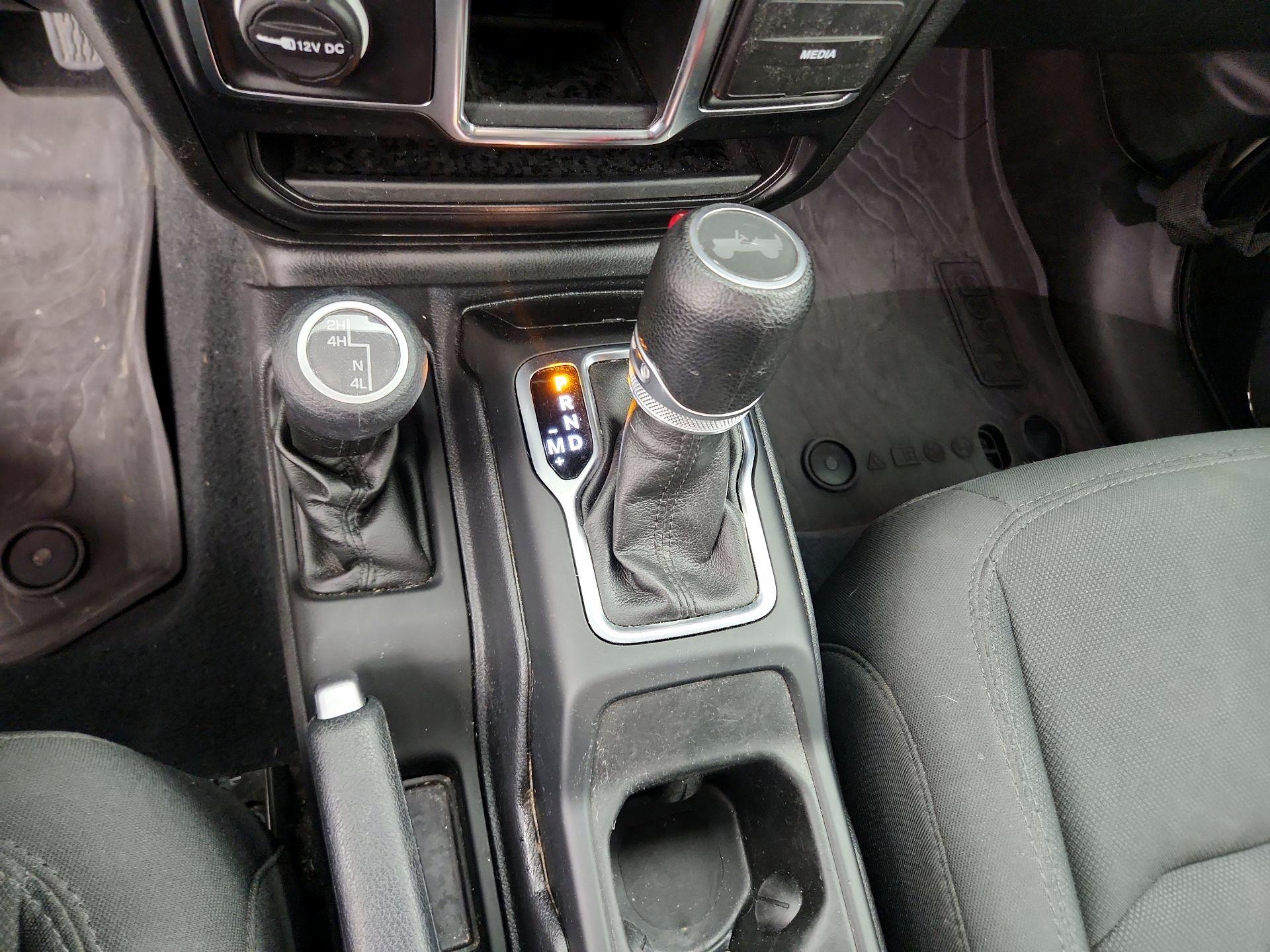 Thumbnail: 2022 Jeep Wrangler - 17