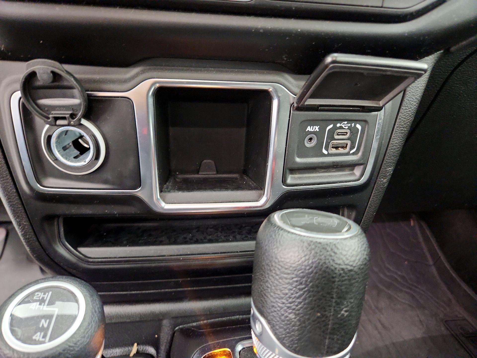 Thumbnail: 2022 Jeep Wrangler - 18