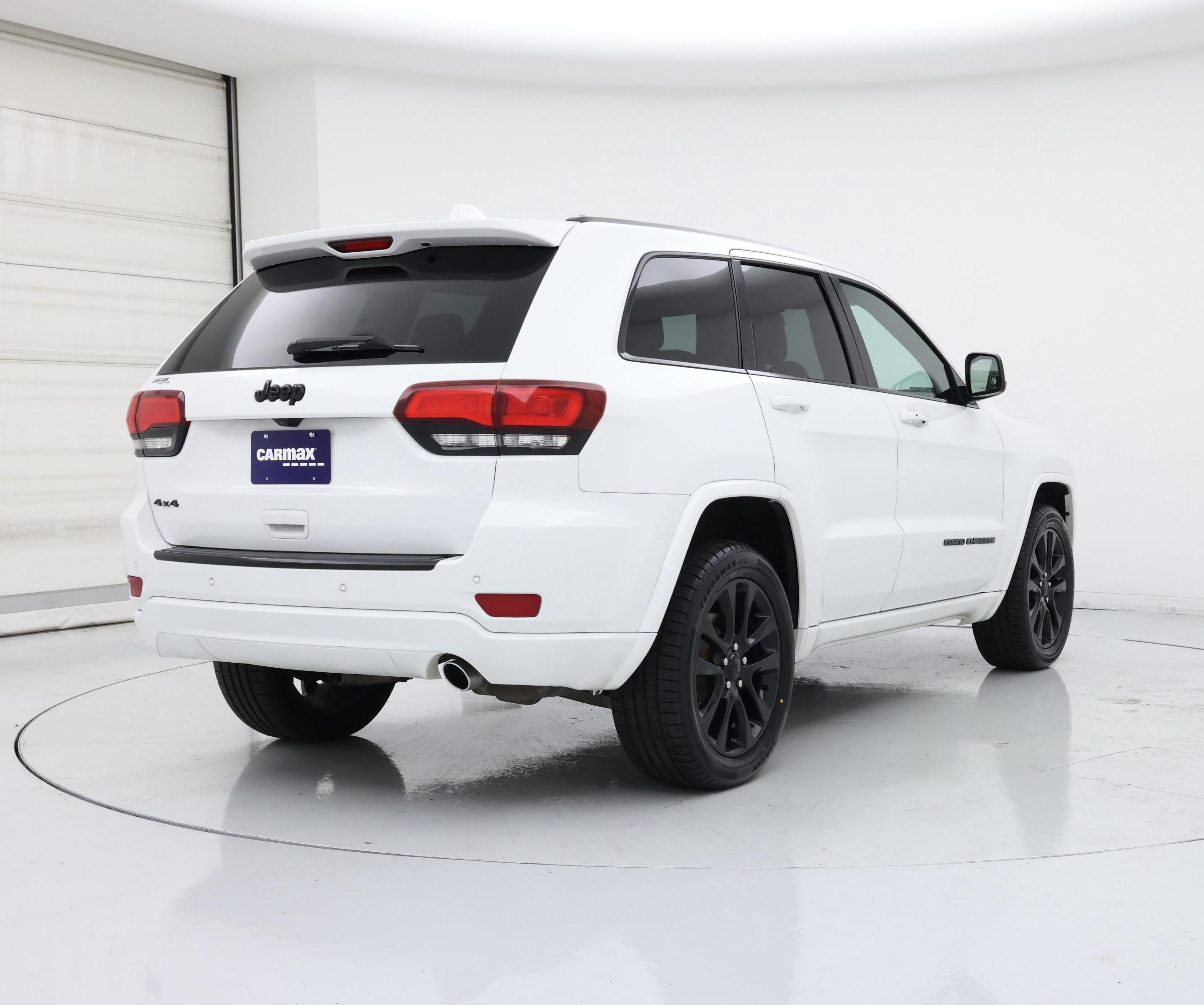Thumbnail: 2018 Jeep Grand Cherokee - 8