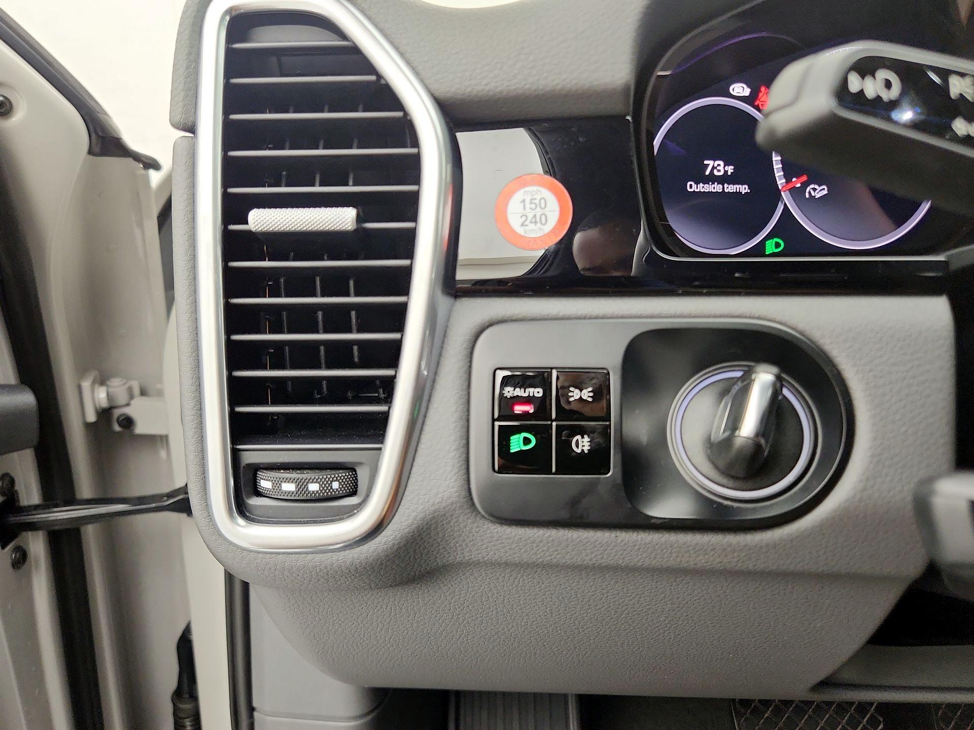 Thumbnail: 2020 Porsche Cayenne - 13