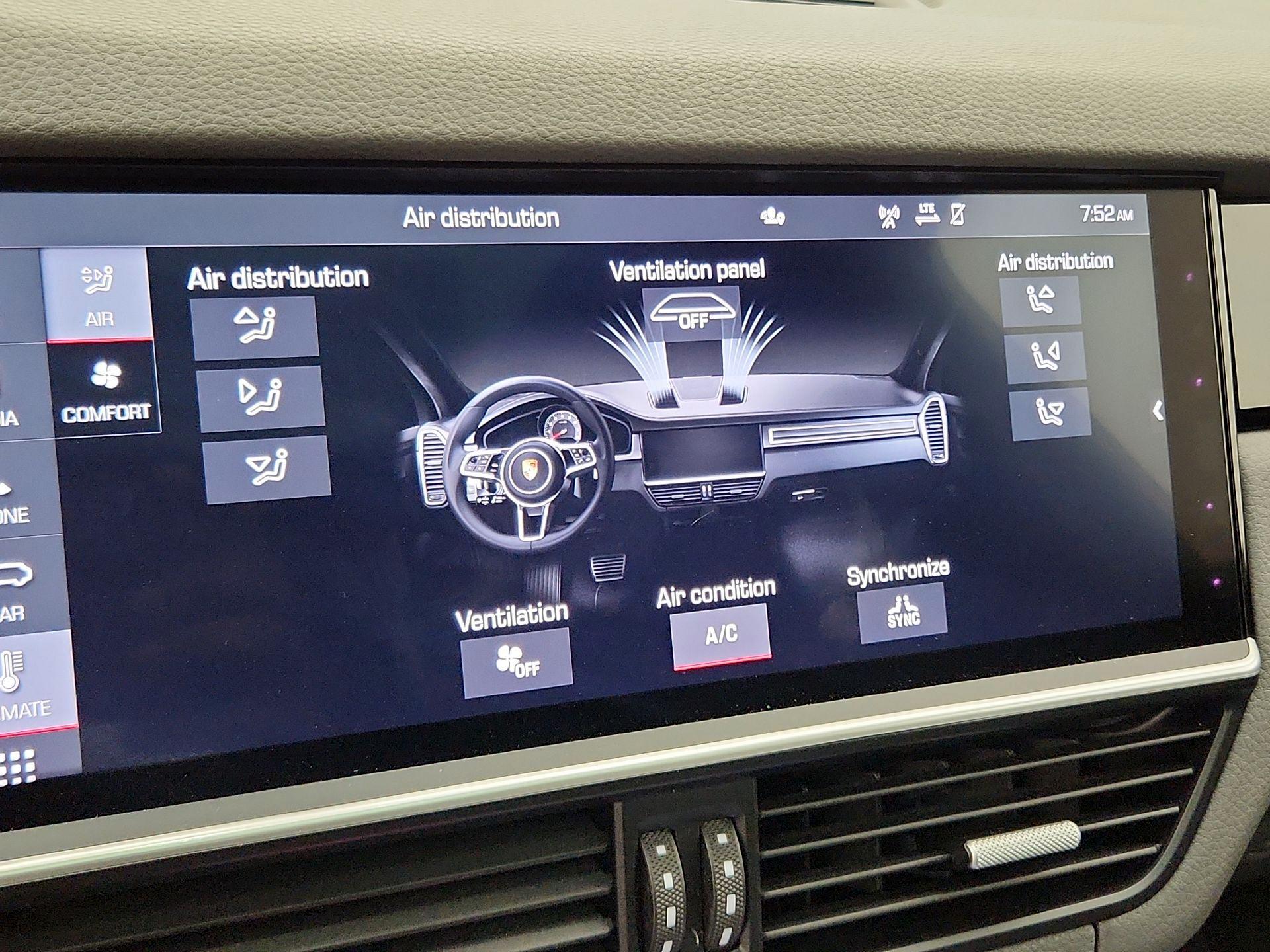 Thumbnail: 2020 Porsche Cayenne - 17