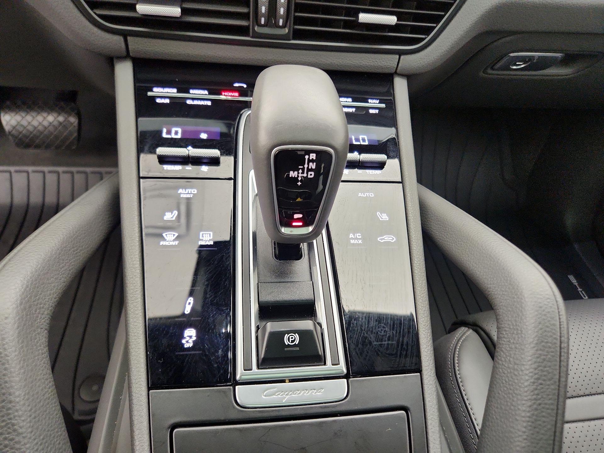 Thumbnail: 2020 Porsche Cayenne - 18