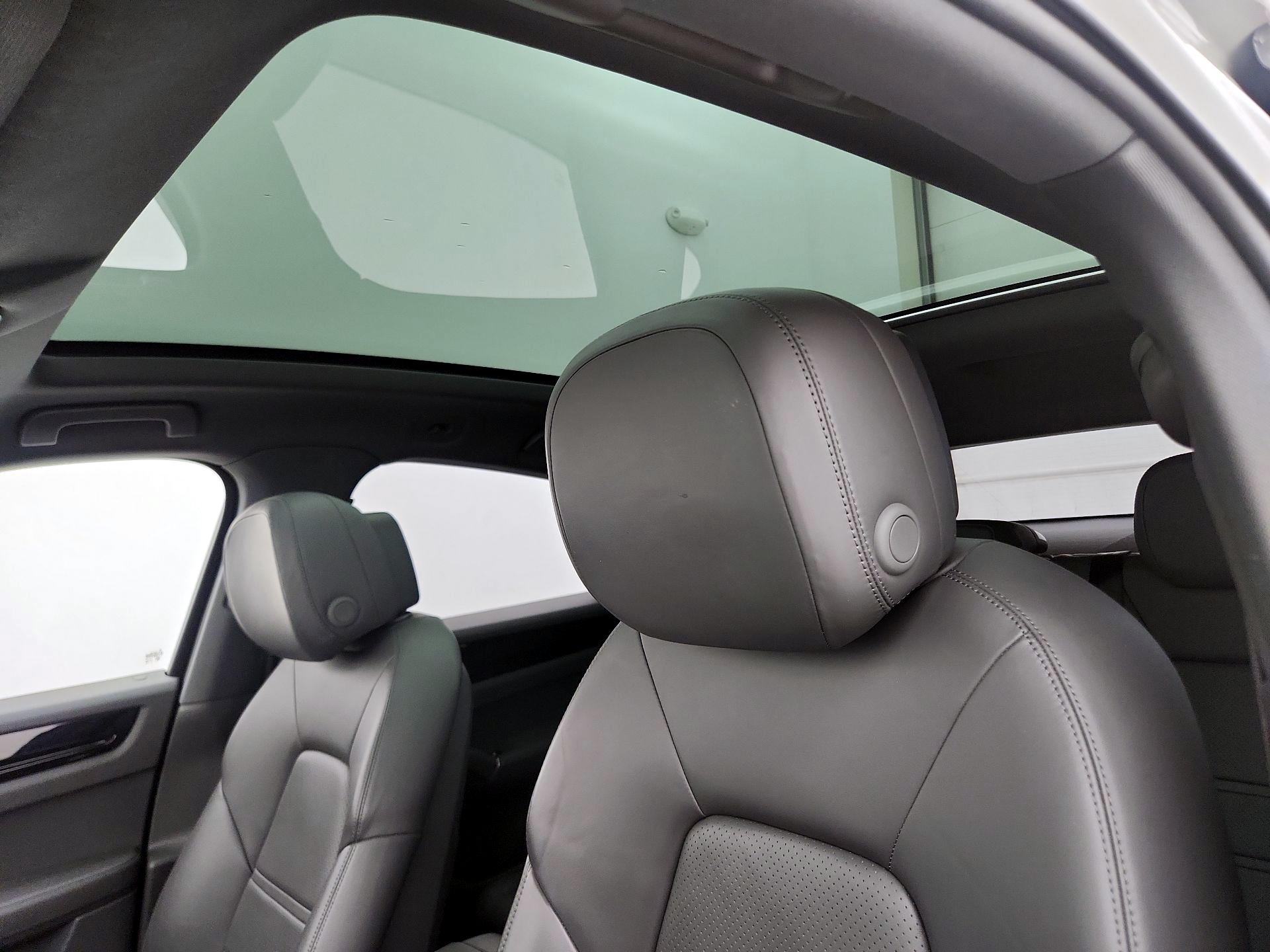 Thumbnail: 2020 Porsche Cayenne - 20