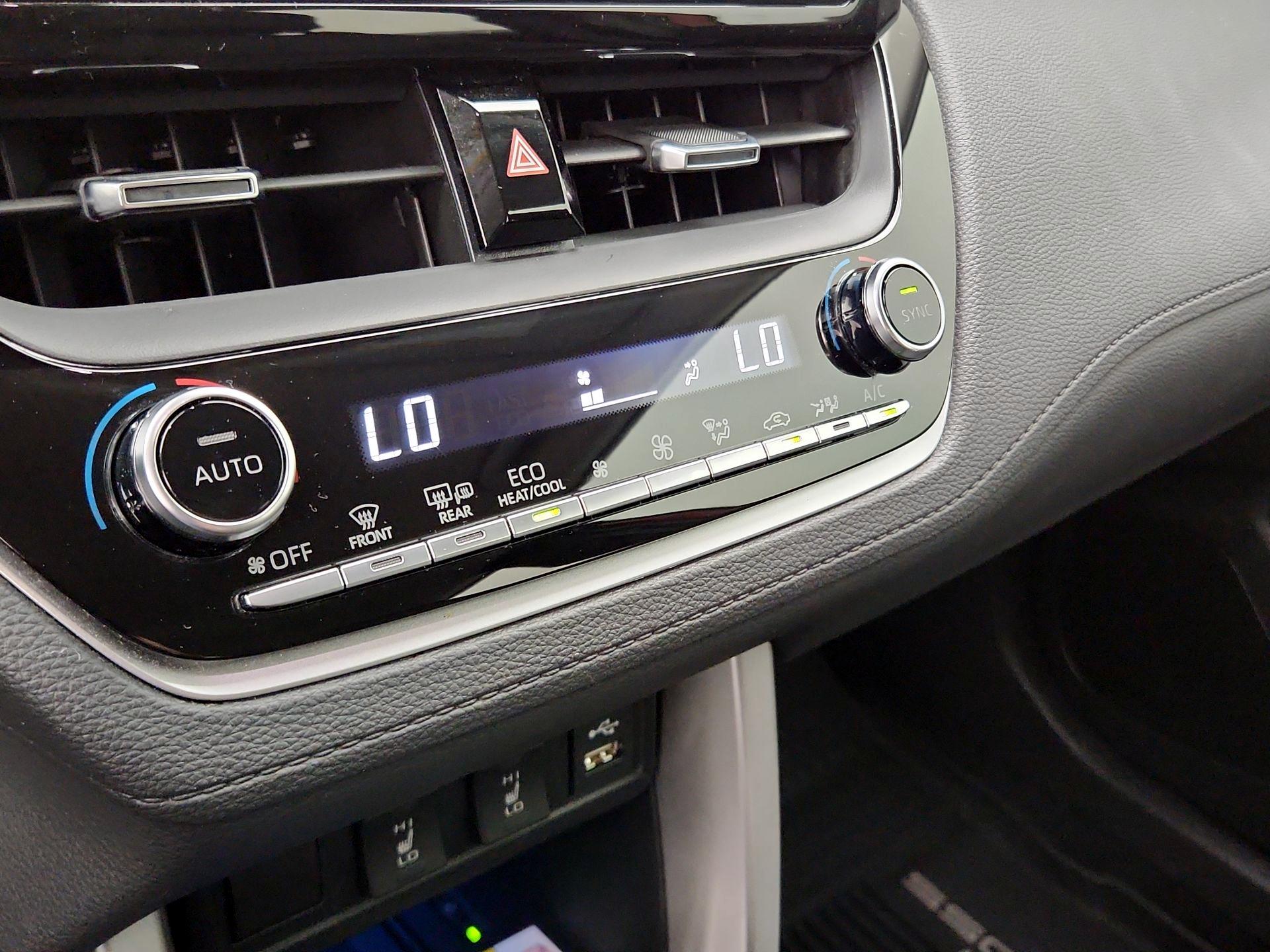 Thumbnail: 2022 Toyota Corolla Cross - 16