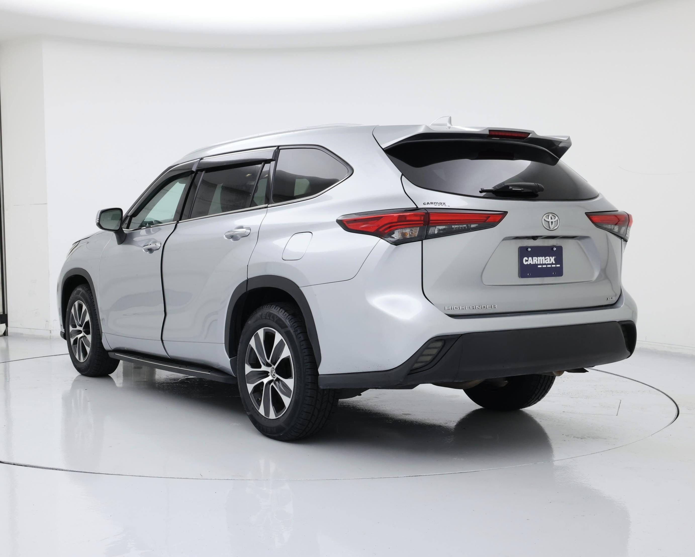 Thumbnail: 2022 Toyota Highlander - 2