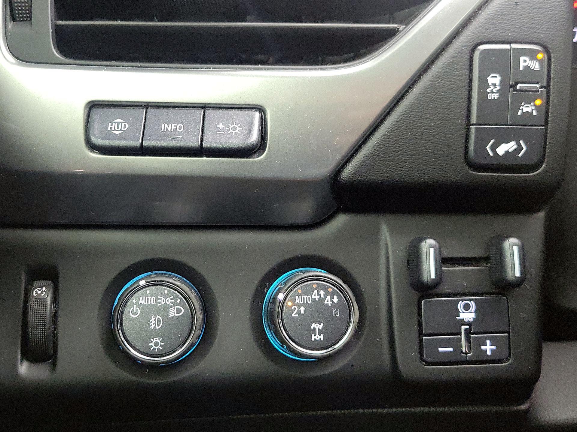 Thumbnail: 2020 Chevrolet Suburban - 13