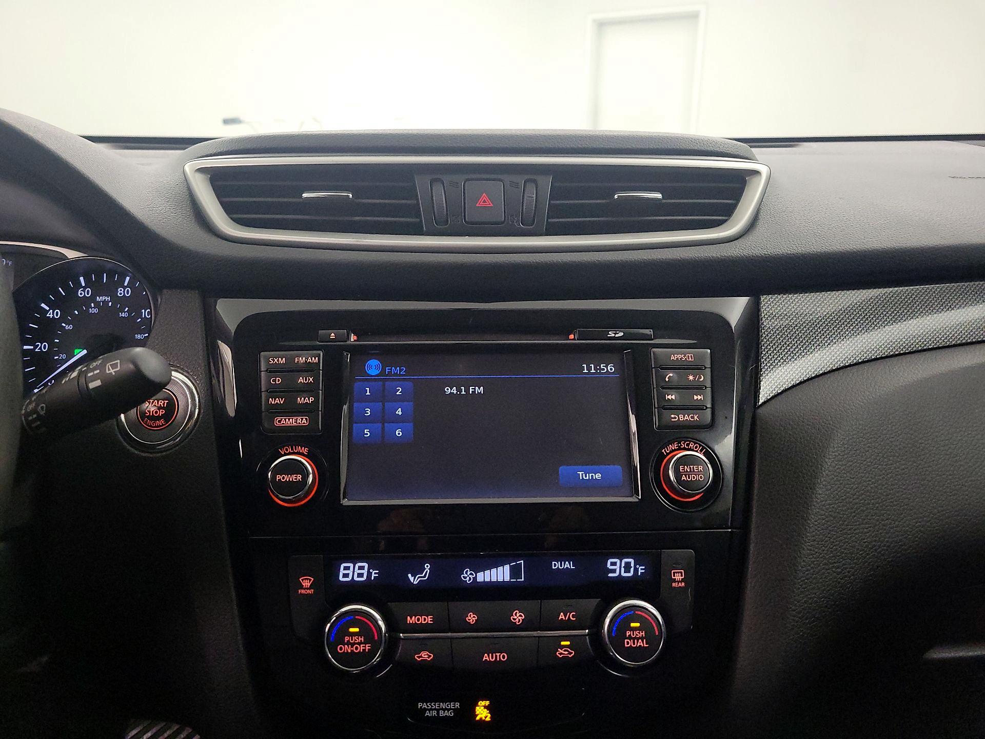 Thumbnail: 2016 Nissan Rogue - 16