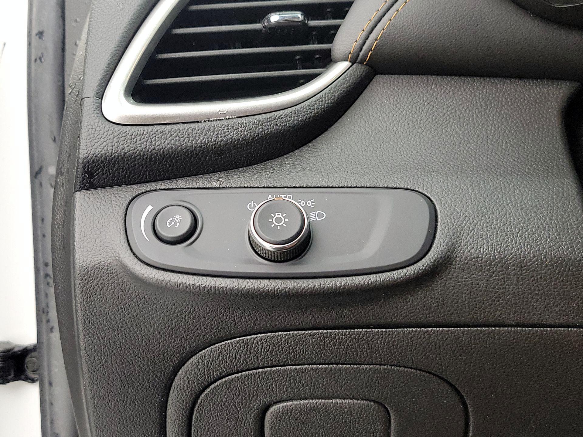 Thumbnail: 2020 Chevrolet Trax - 13