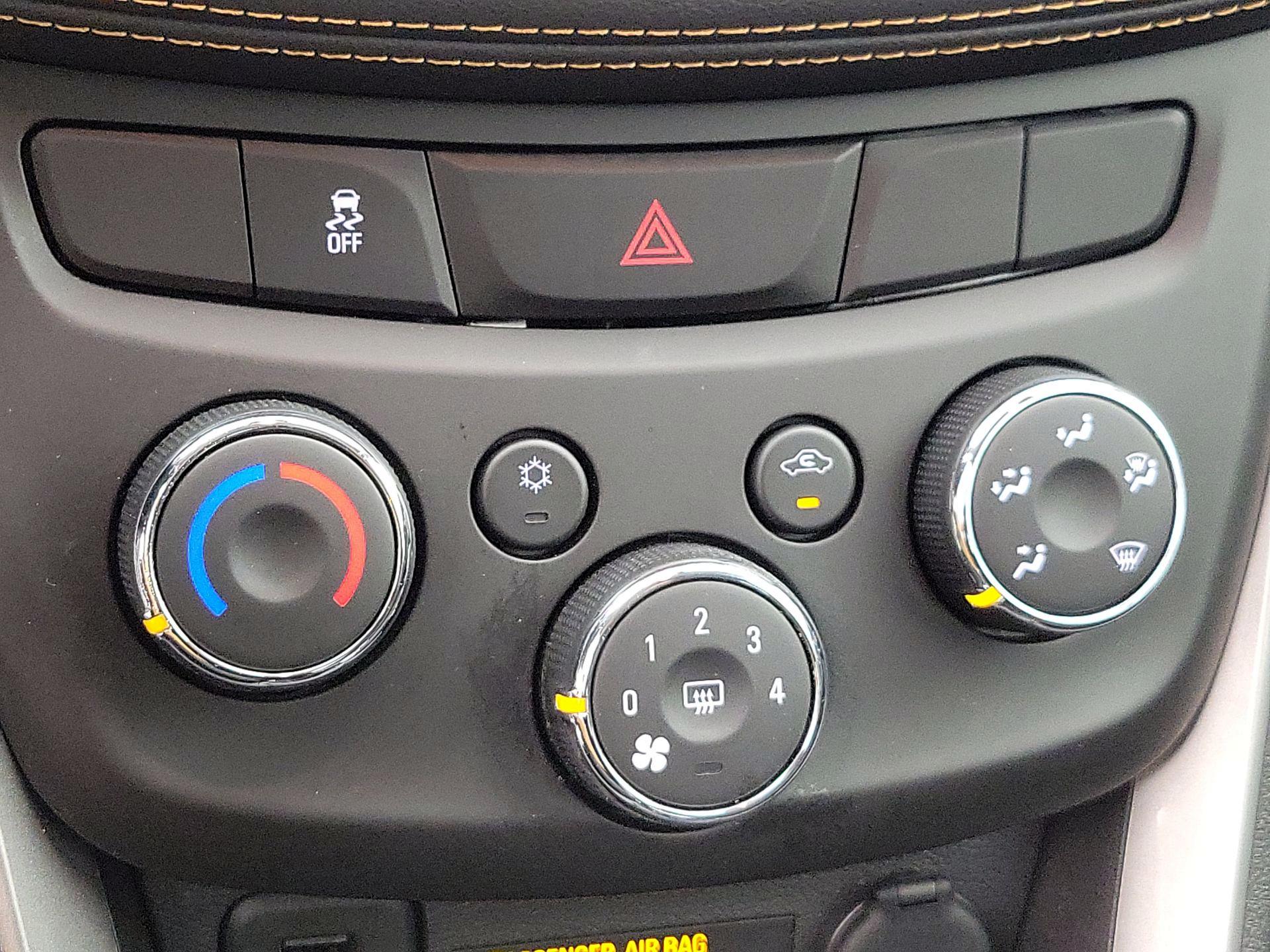 Thumbnail: 2020 Chevrolet Trax - 16