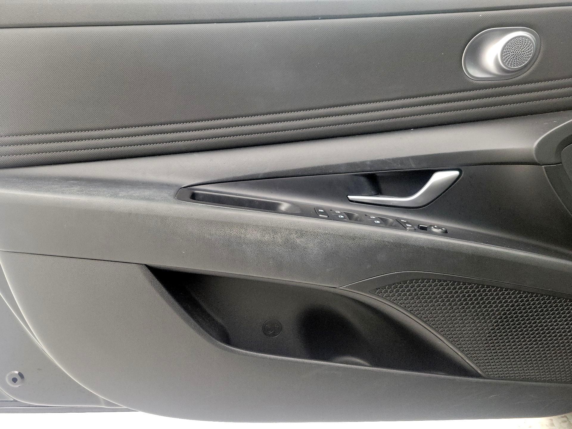 Thumbnail: 2023 Hyundai Elantra - 12