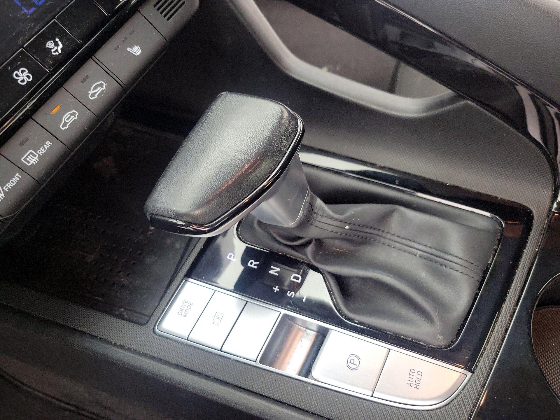 Thumbnail: 2023 Hyundai Elantra - 17