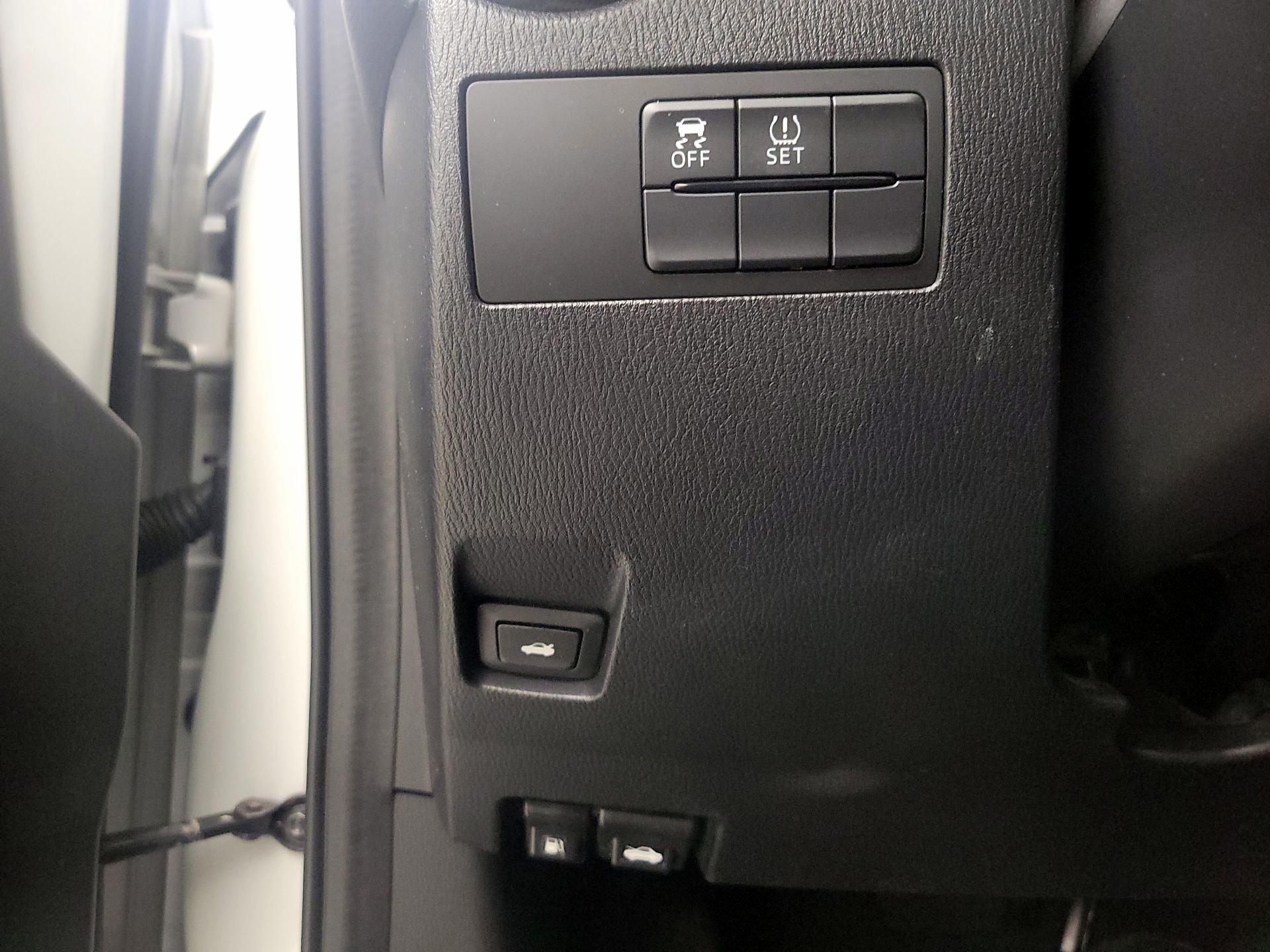 Thumbnail: 2020 Toyota Yaris - 13