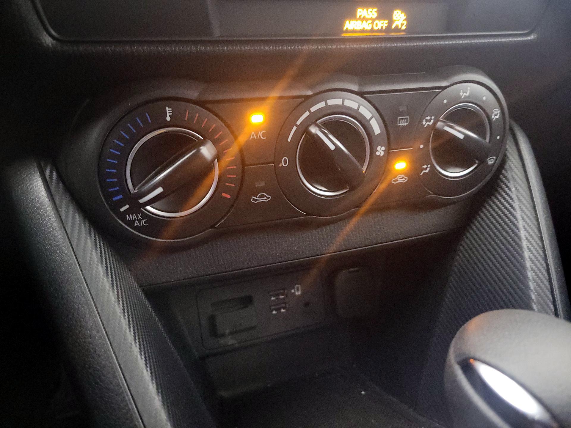 Thumbnail: 2020 Toyota Yaris - 16