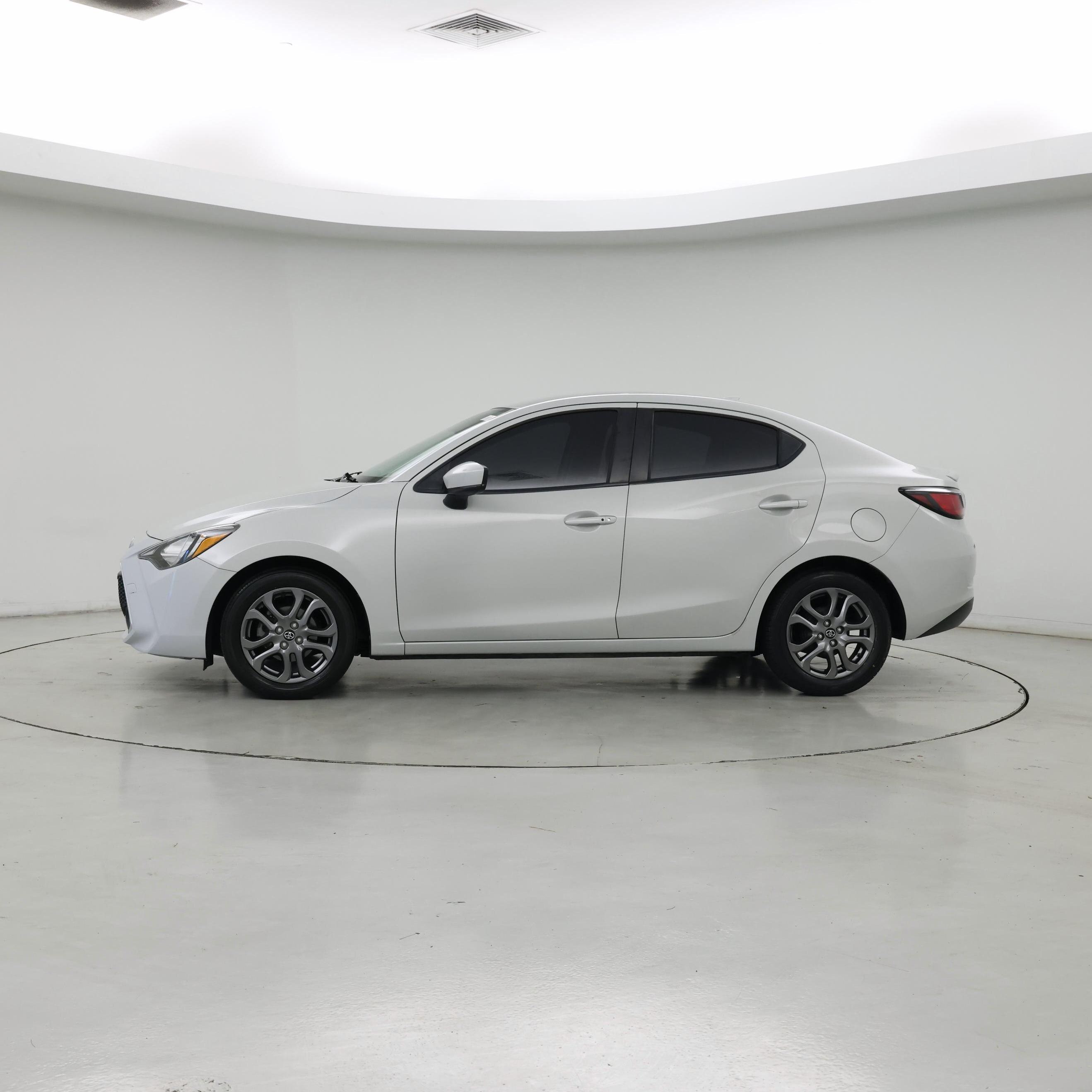 Thumbnail: 2020 Toyota Yaris - 3