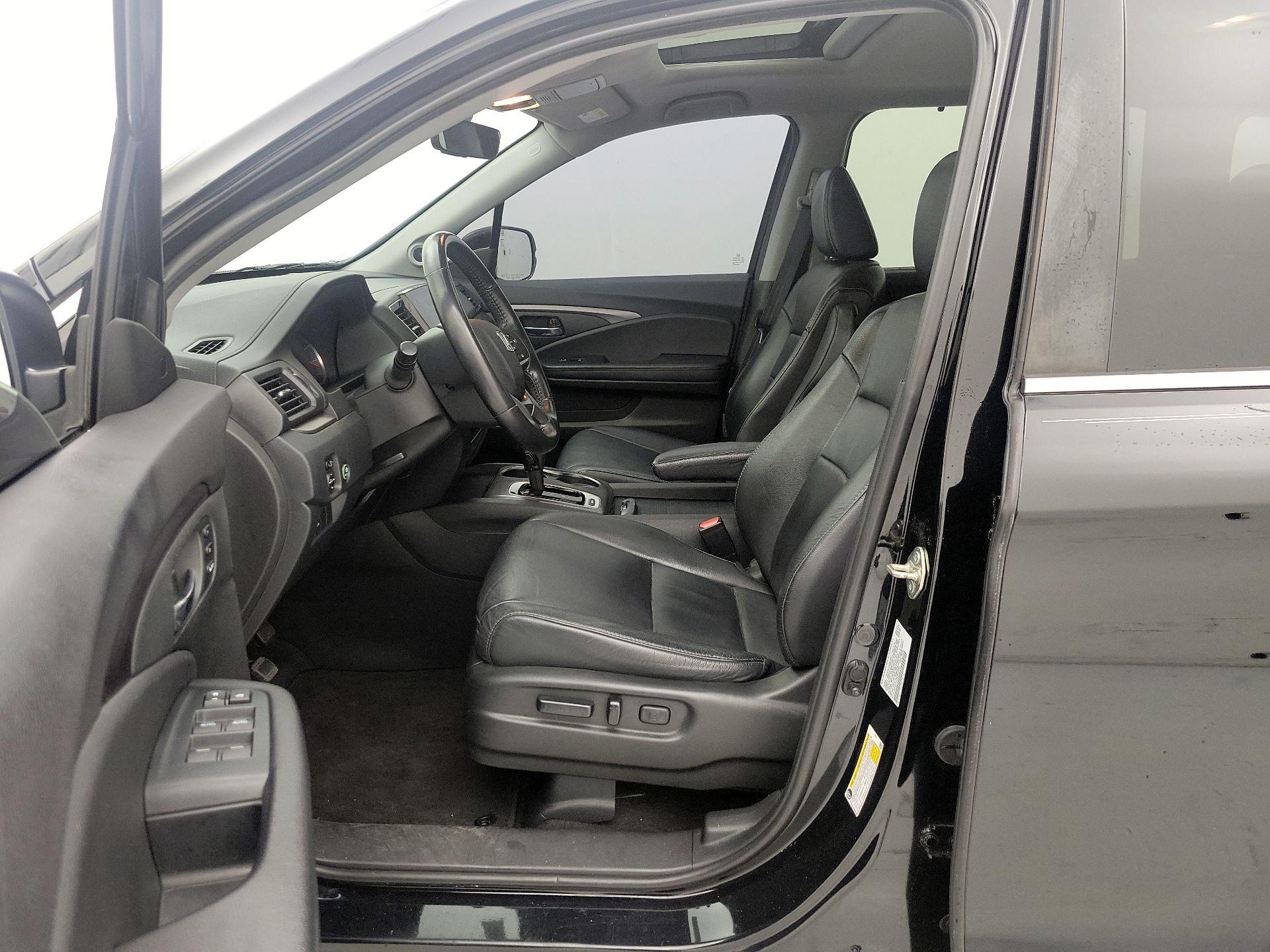 Thumbnail: 2020 Honda Pilot - 11