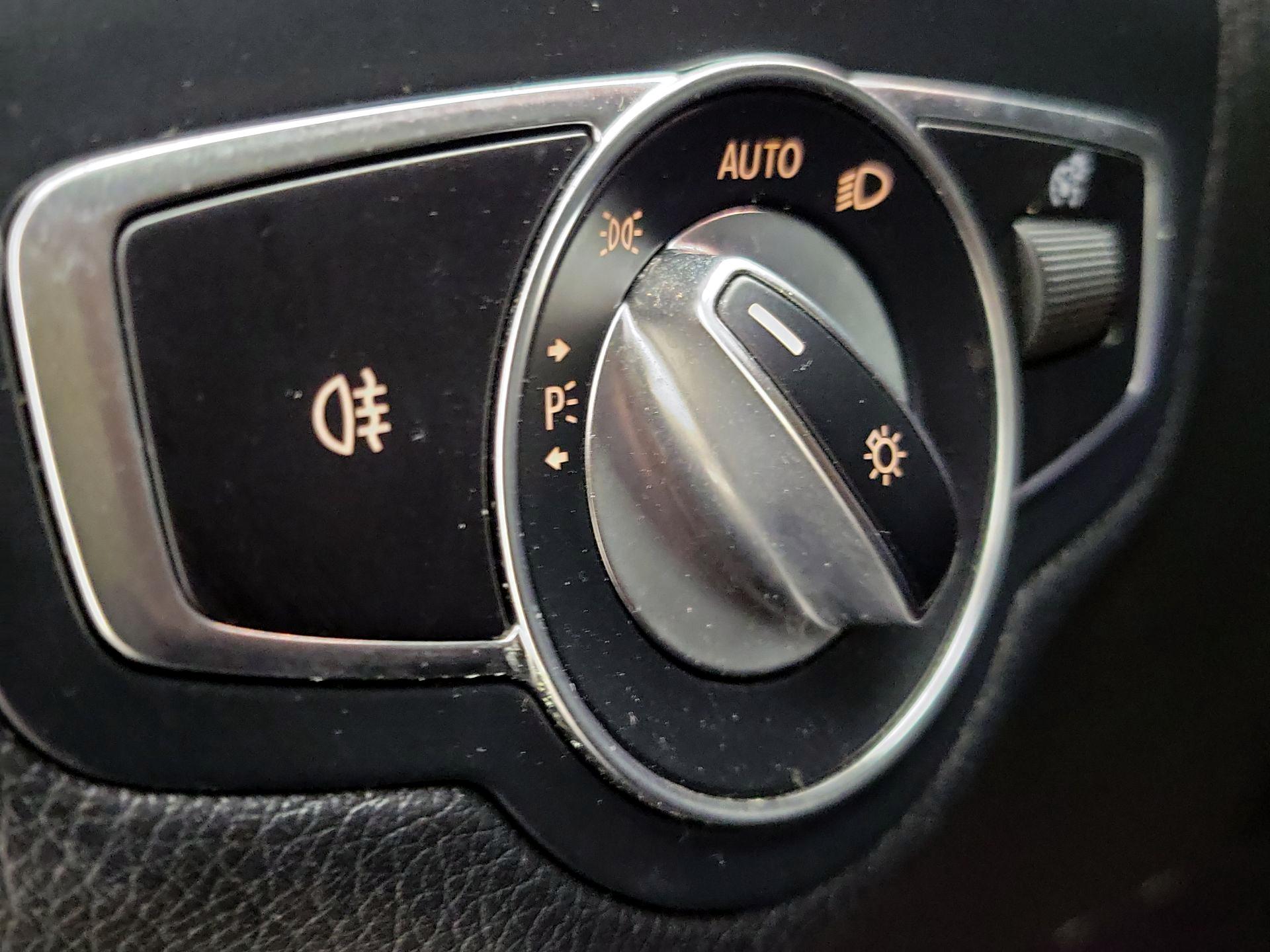 Thumbnail: 2020 Mercedes-Benz C-Class - 13
