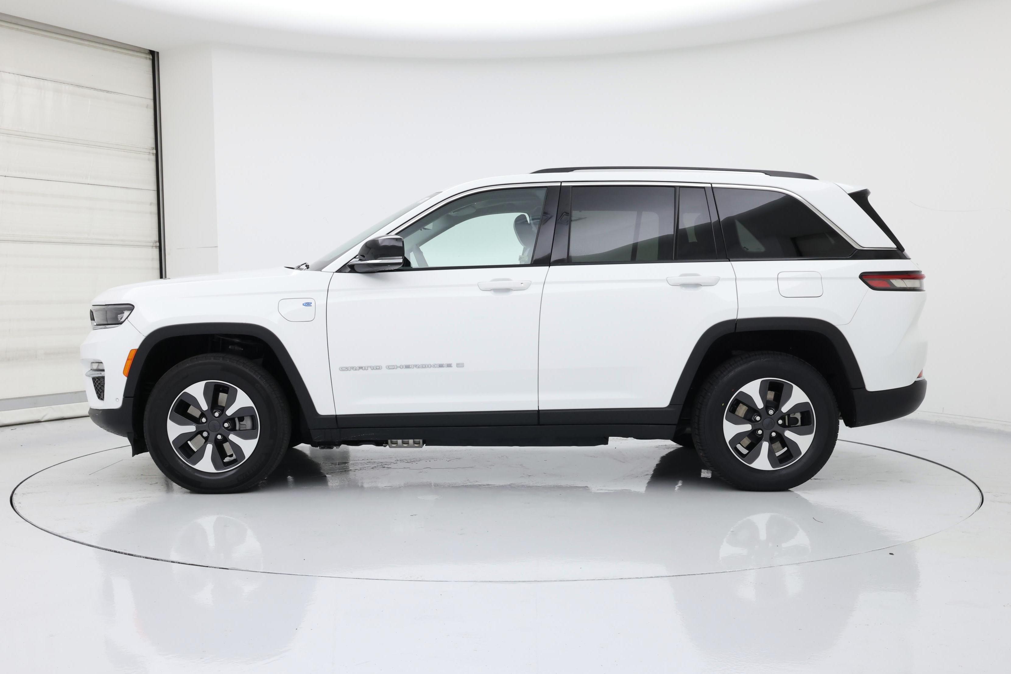 Thumbnail: 2024 Jeep Grand Cherokee - 3