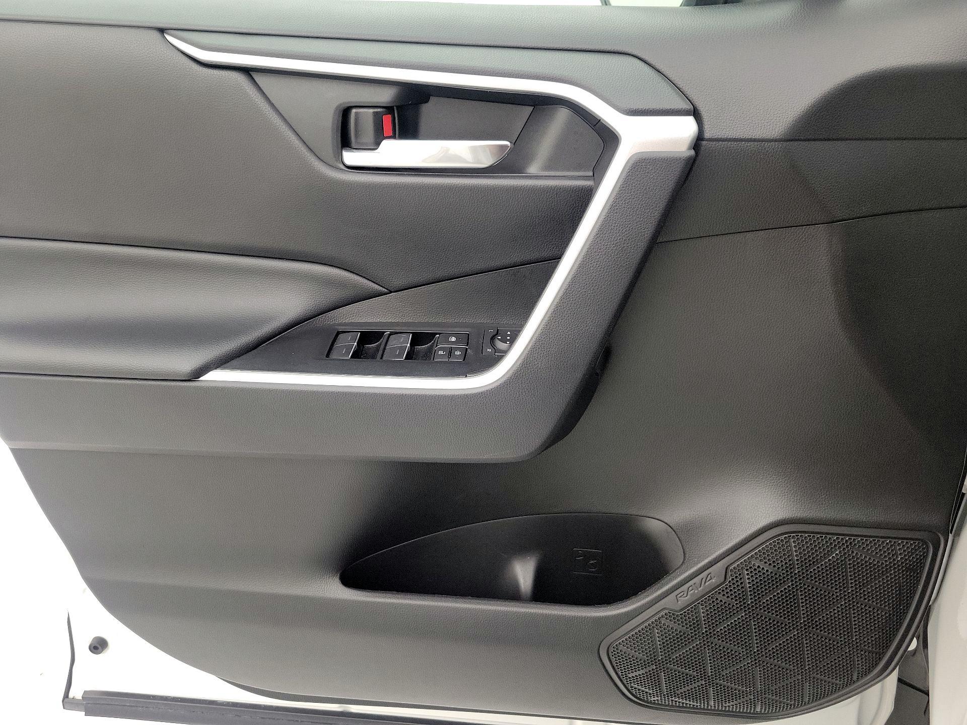 Thumbnail: 2023 Toyota RAV4 - 12