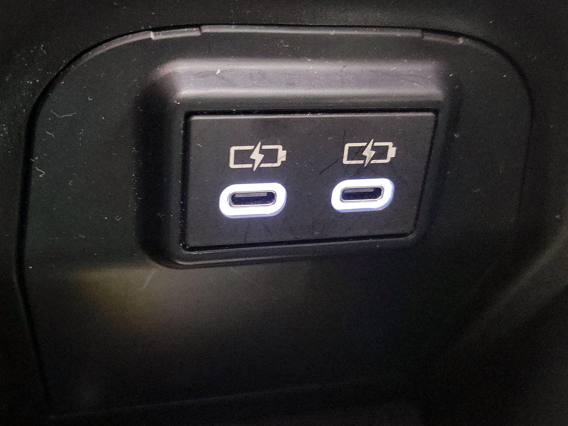 Thumbnail: 2023 Toyota RAV4 - 18