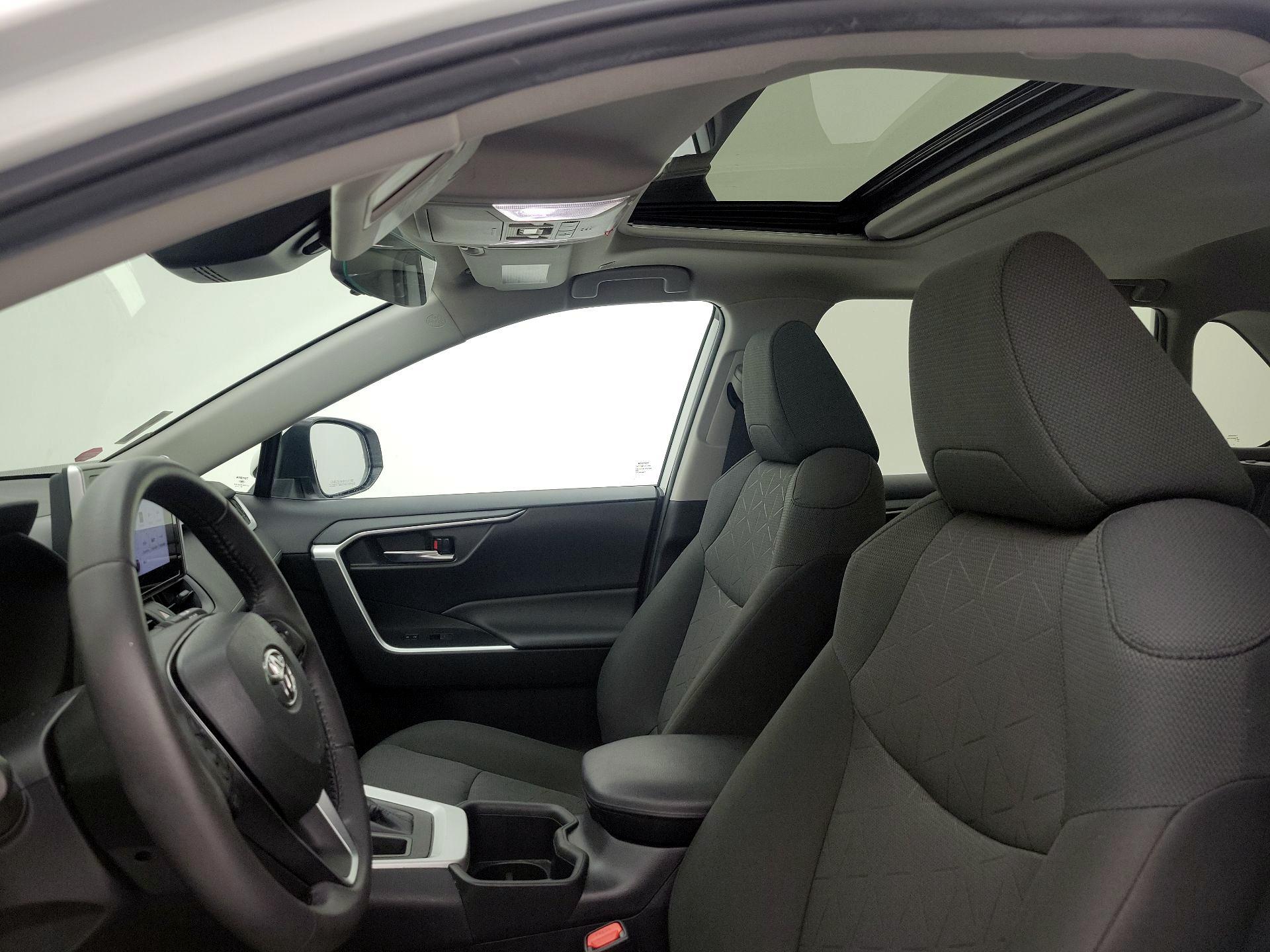 Thumbnail: 2023 Toyota RAV4 - 19