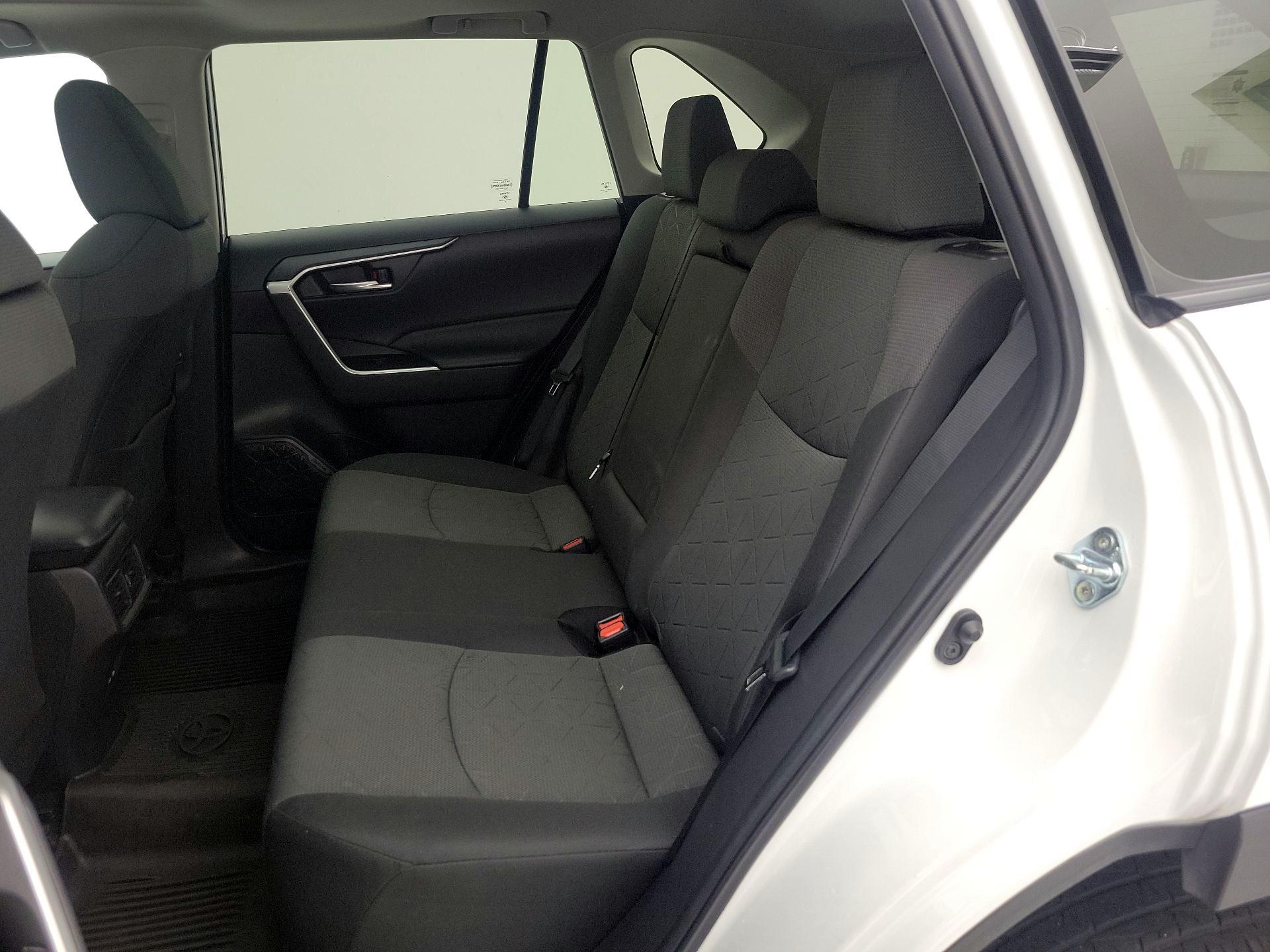 Thumbnail: 2023 Toyota RAV4 - 20