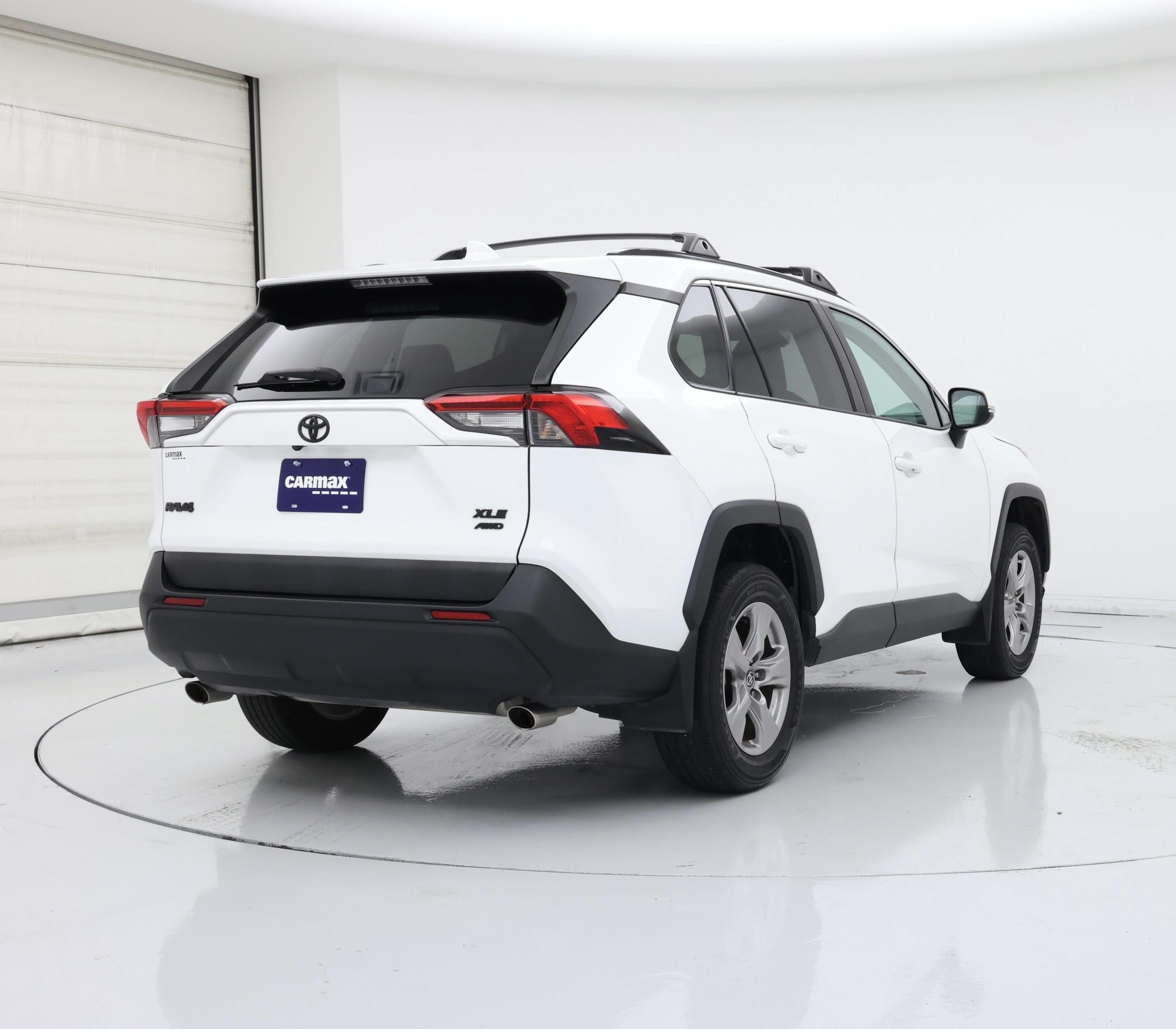 Thumbnail: 2023 Toyota RAV4 - 8