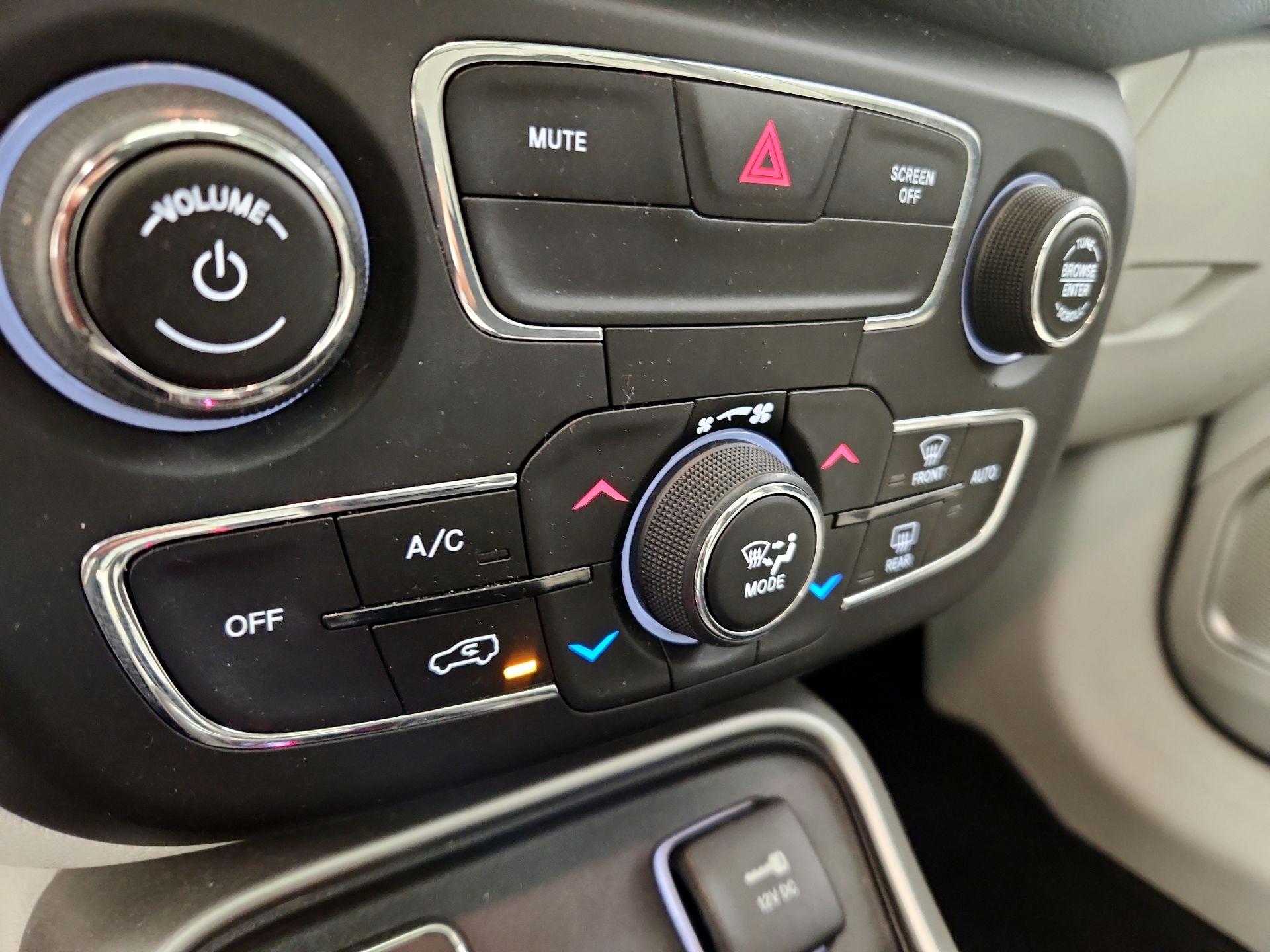 Thumbnail: 2019 Jeep Compass - 16