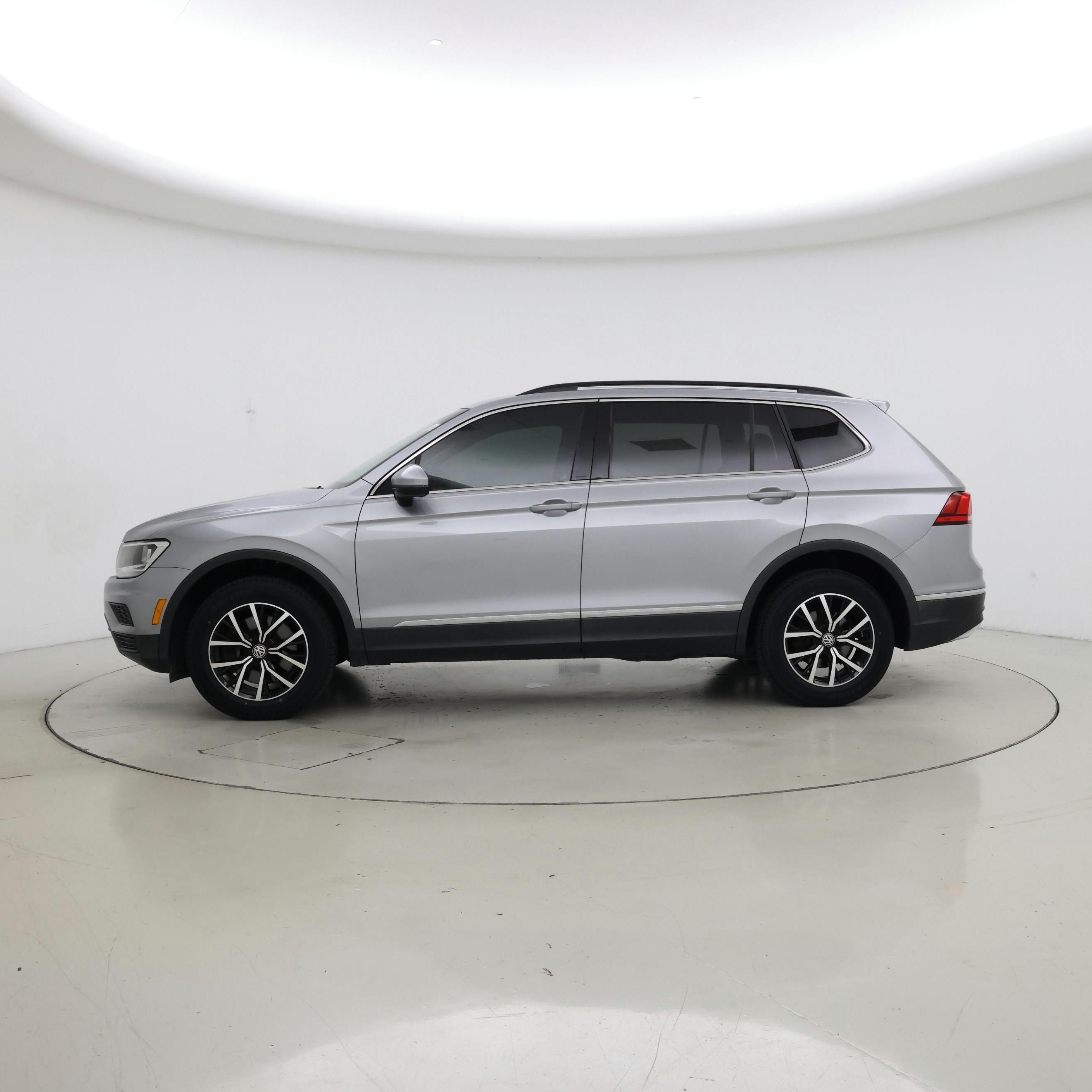 Thumbnail: 2021 Volkswagen Tiguan - 3