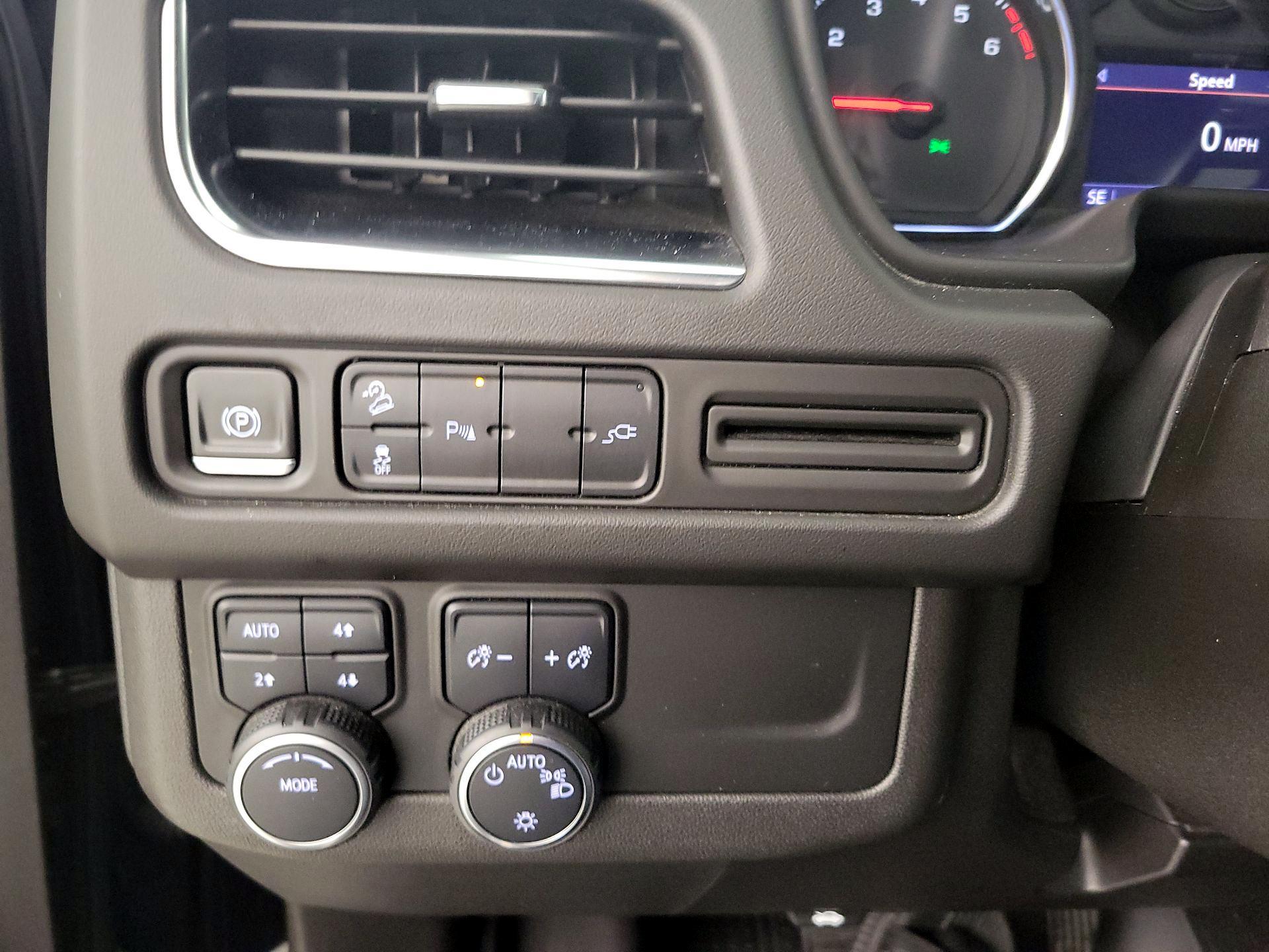 Thumbnail: 2021 Chevrolet Tahoe - 13