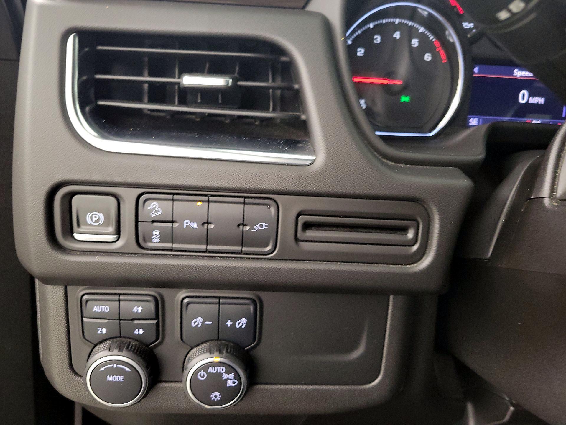 Thumbnail: 2021 Chevrolet Tahoe - 16