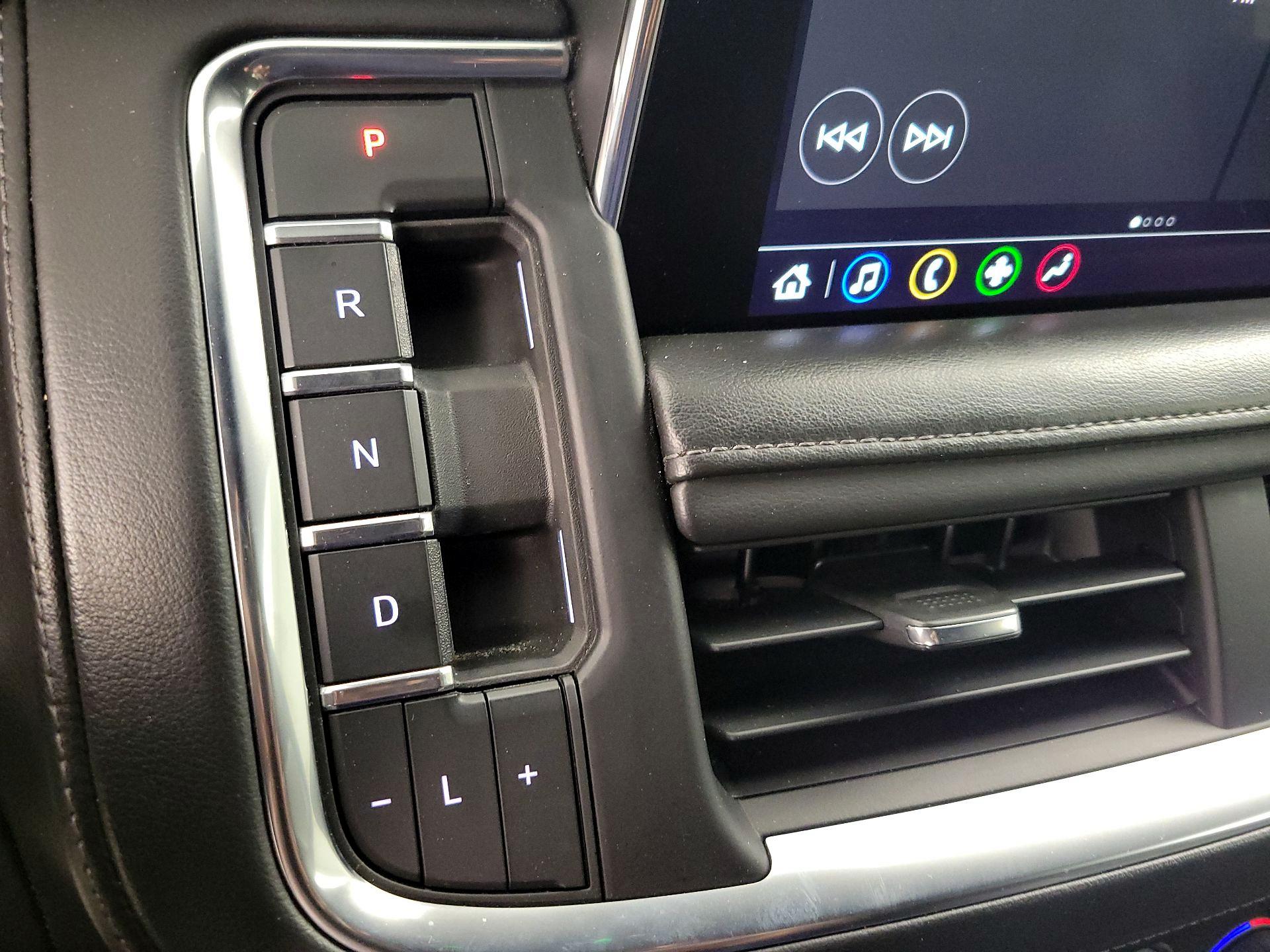 Thumbnail: 2021 Chevrolet Tahoe - 17