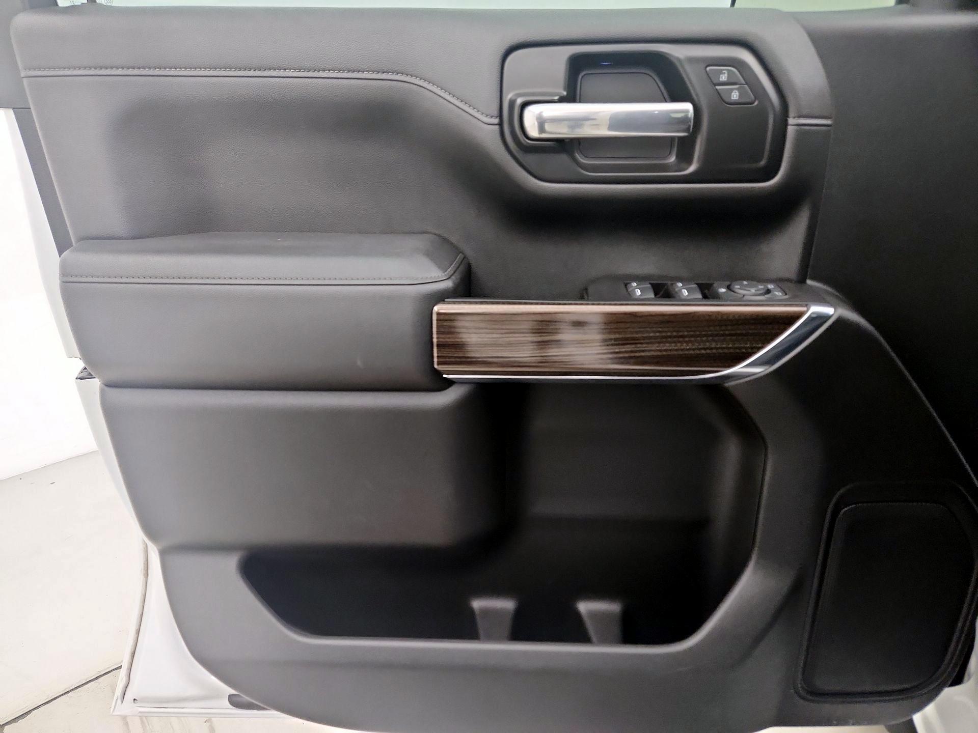 Thumbnail: 2021 Chevrolet Silverado 1500 - 12