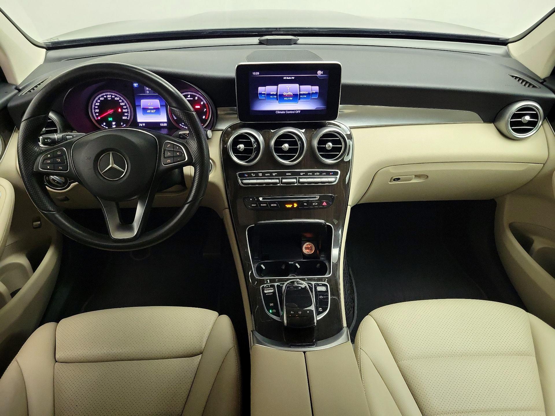 Thumbnail: 2016 Mercedes-Benz GLC - 9