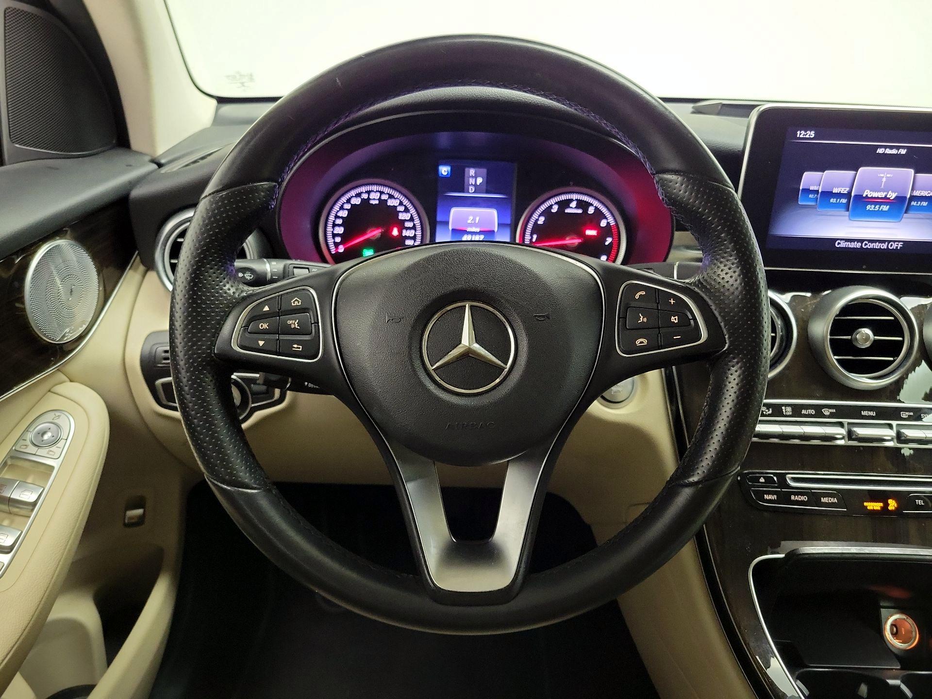 Thumbnail: 2016 Mercedes-Benz GLC - 10