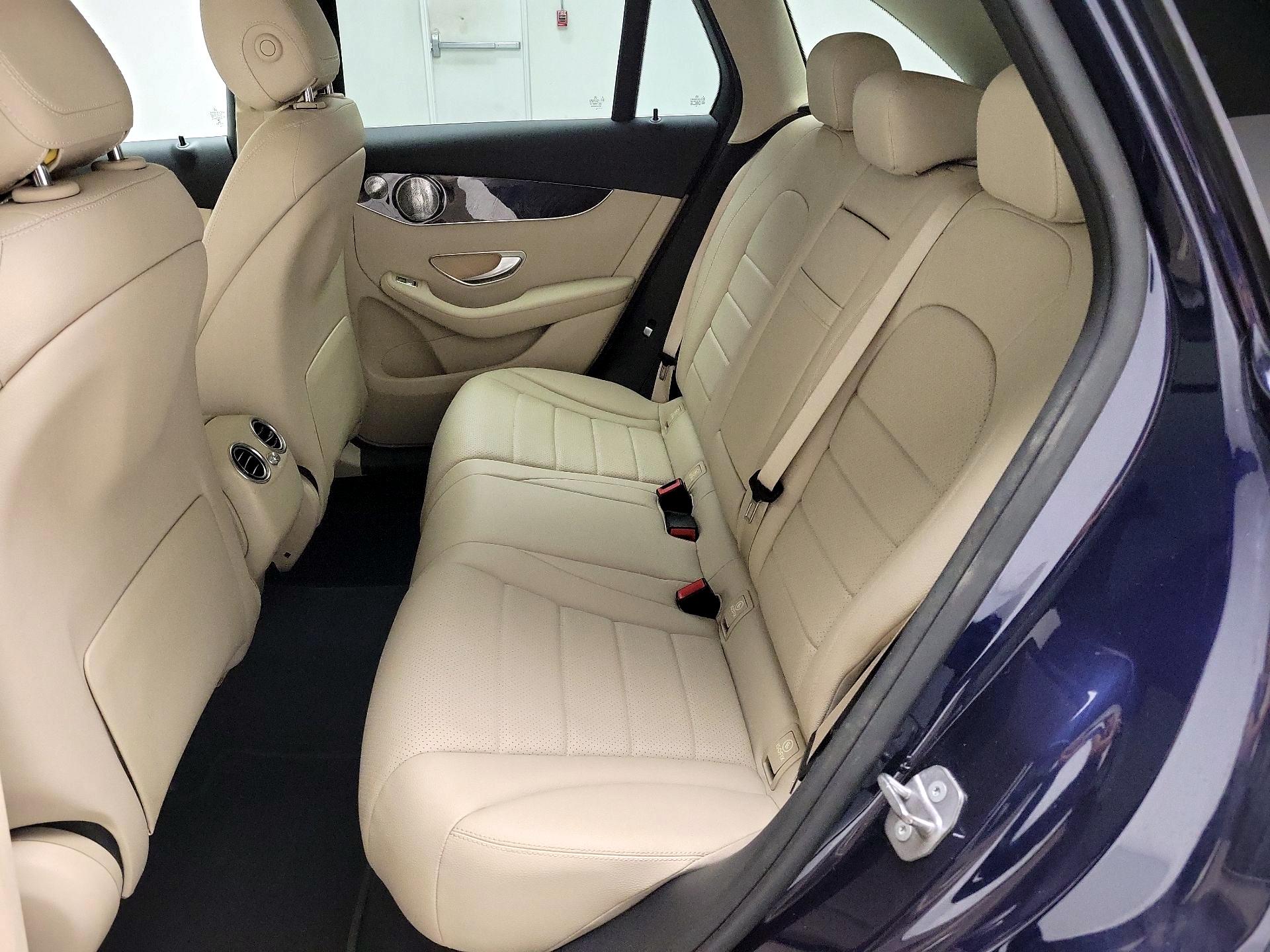 Thumbnail: 2016 Mercedes-Benz GLC - 20