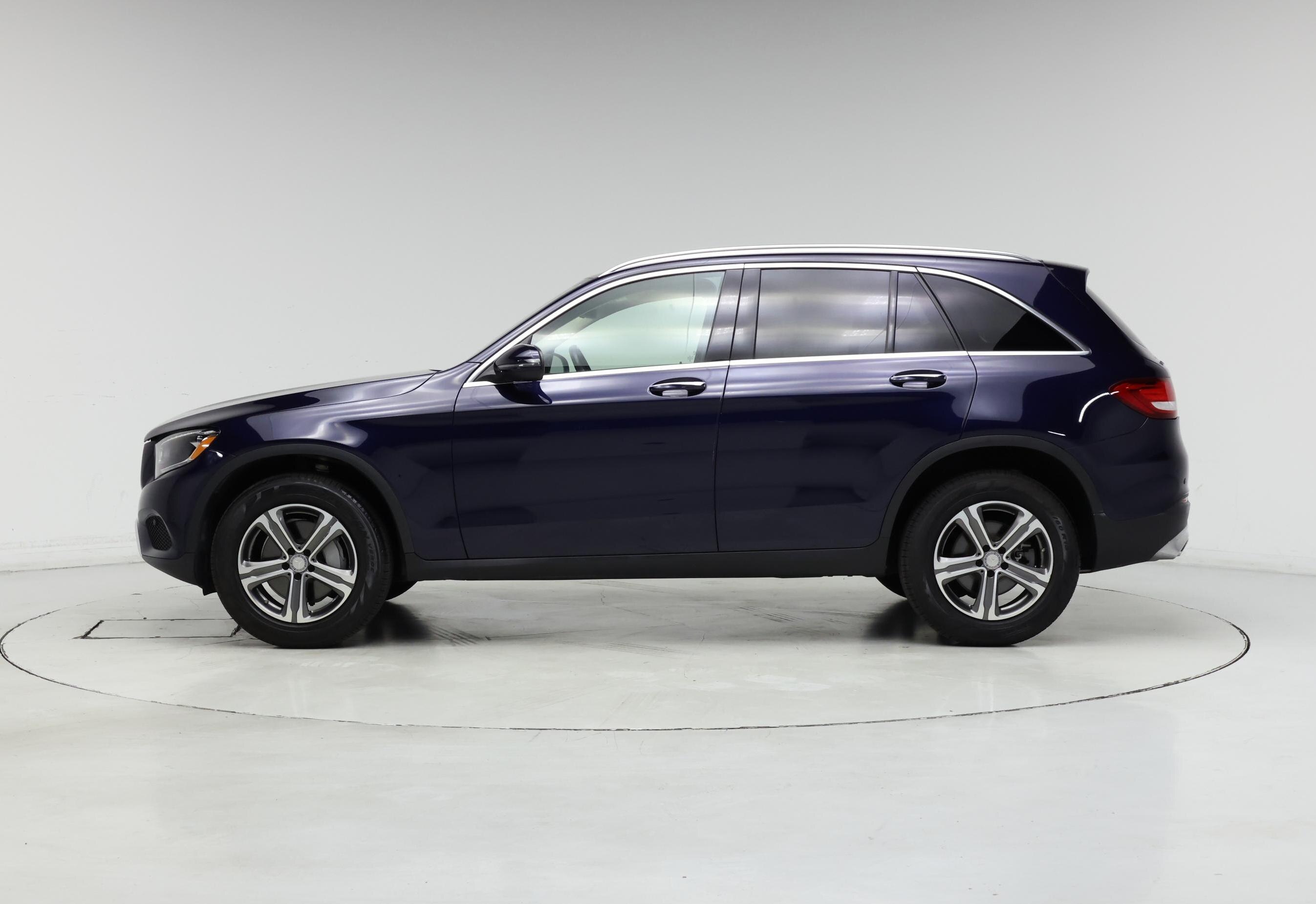 Thumbnail: 2016 Mercedes-Benz GLC - 3