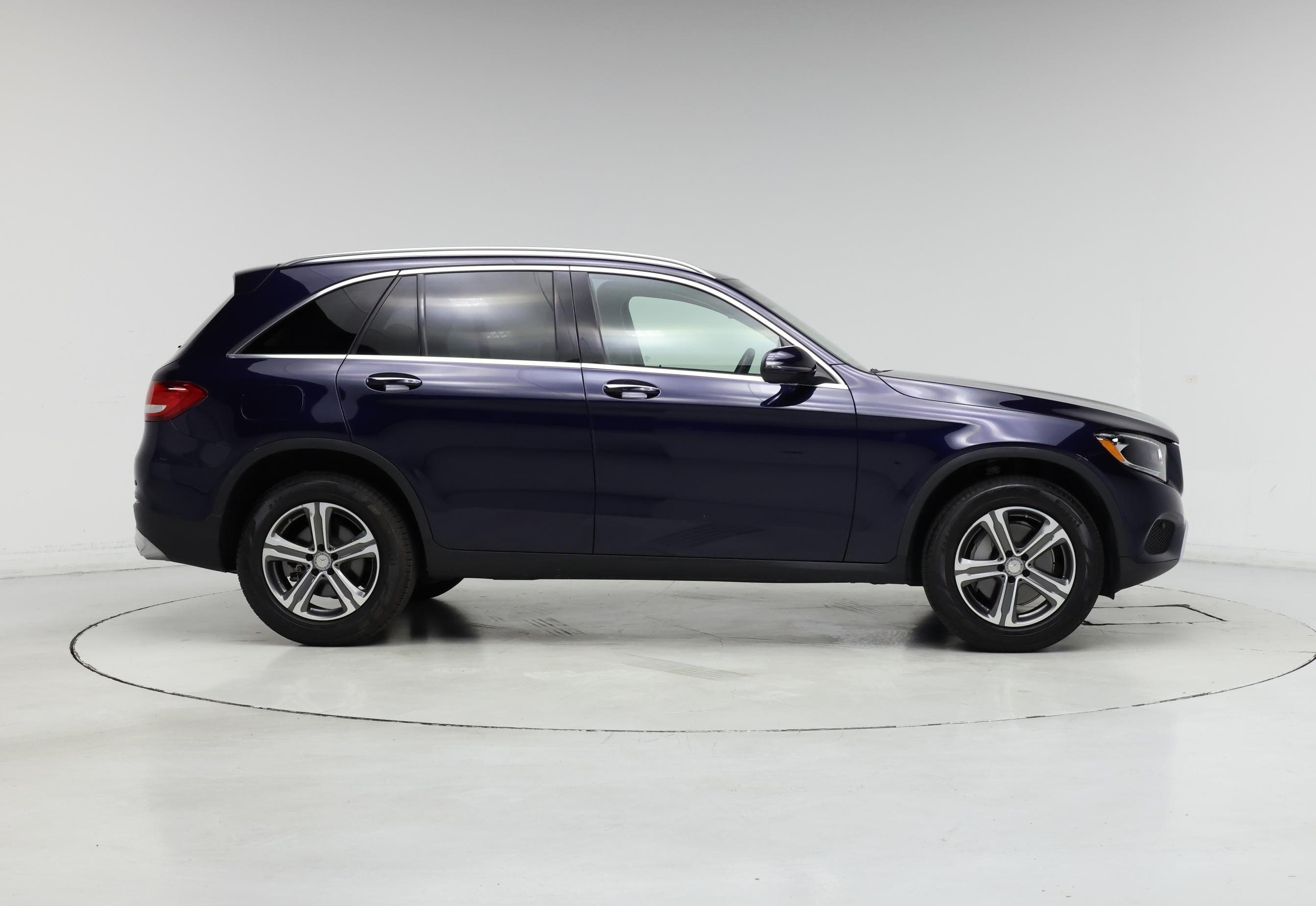Thumbnail: 2016 Mercedes-Benz GLC - 7