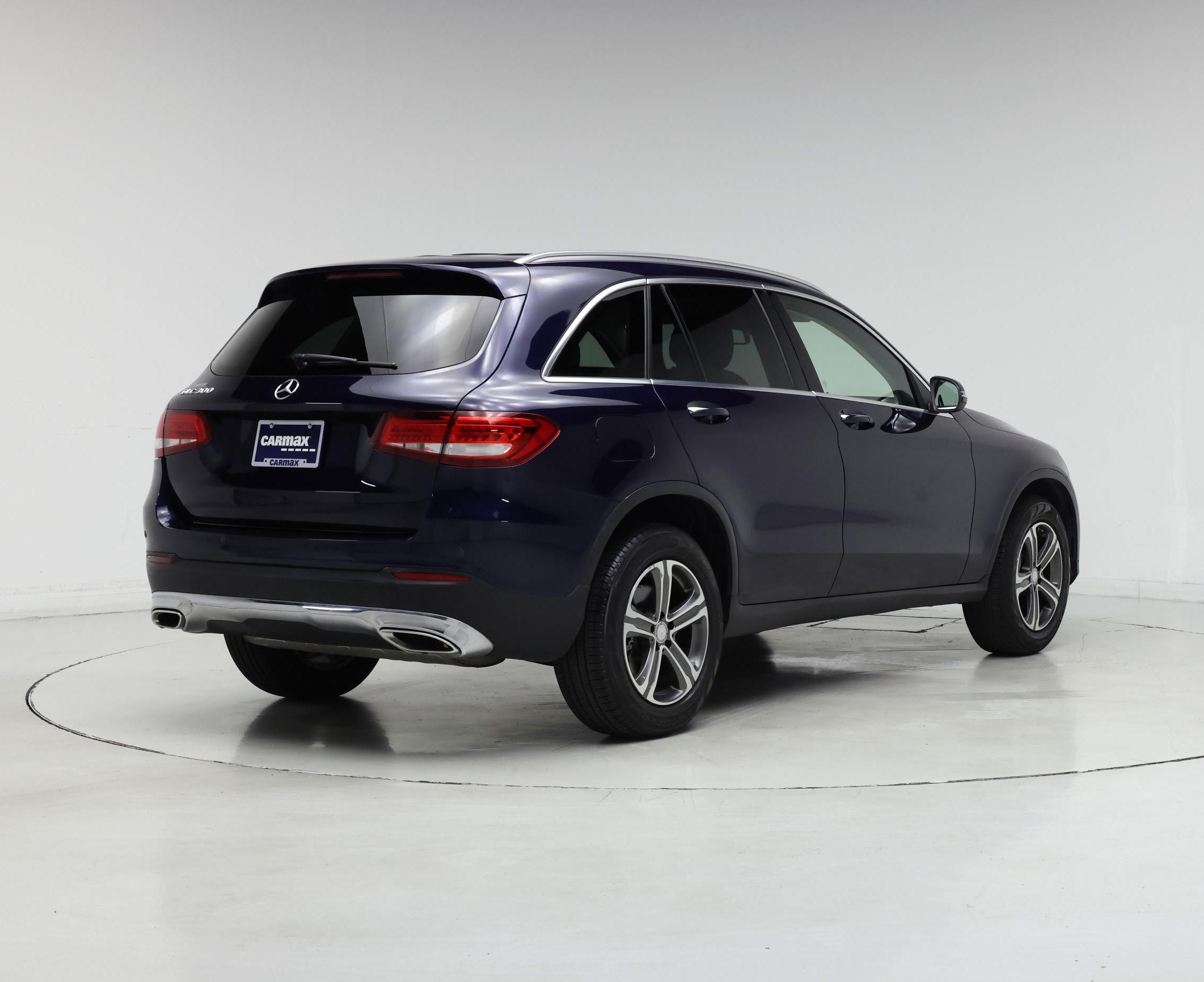 Thumbnail: 2016 Mercedes-Benz GLC - 8