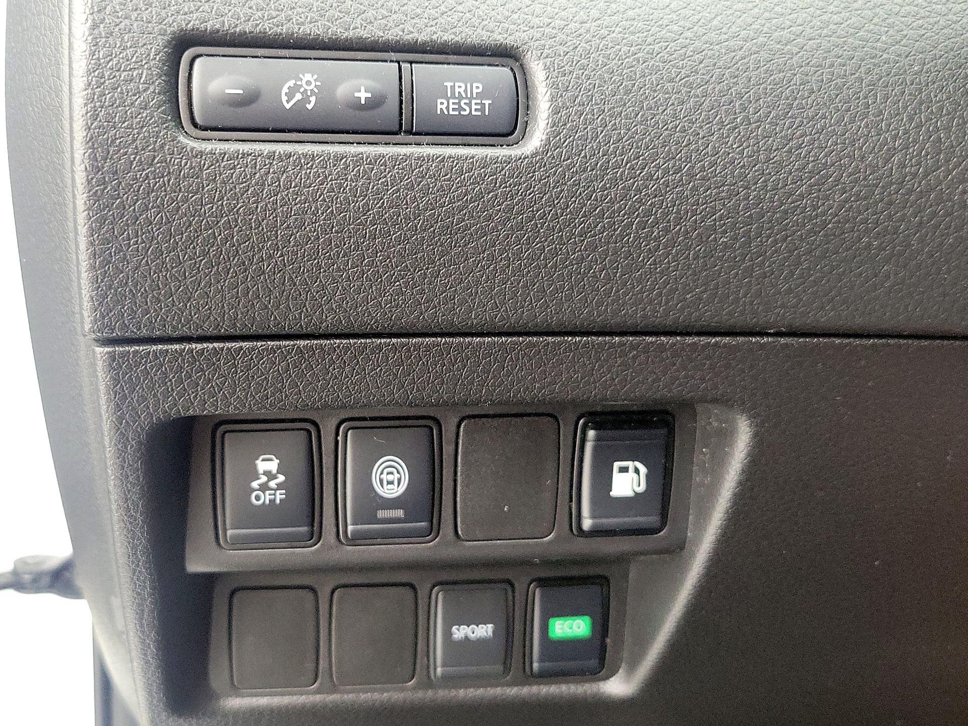 Thumbnail: 2020 Nissan Rogue - 13