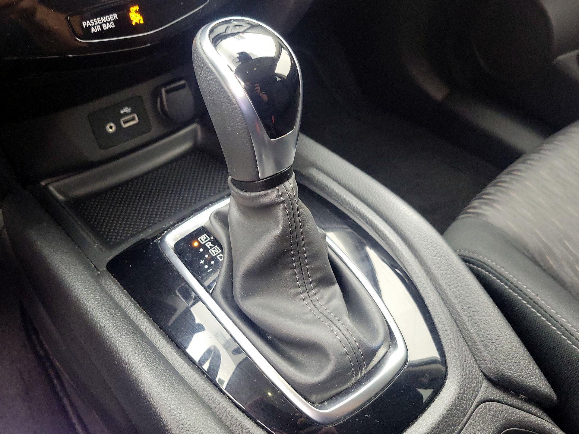 Thumbnail: 2020 Nissan Rogue - 17