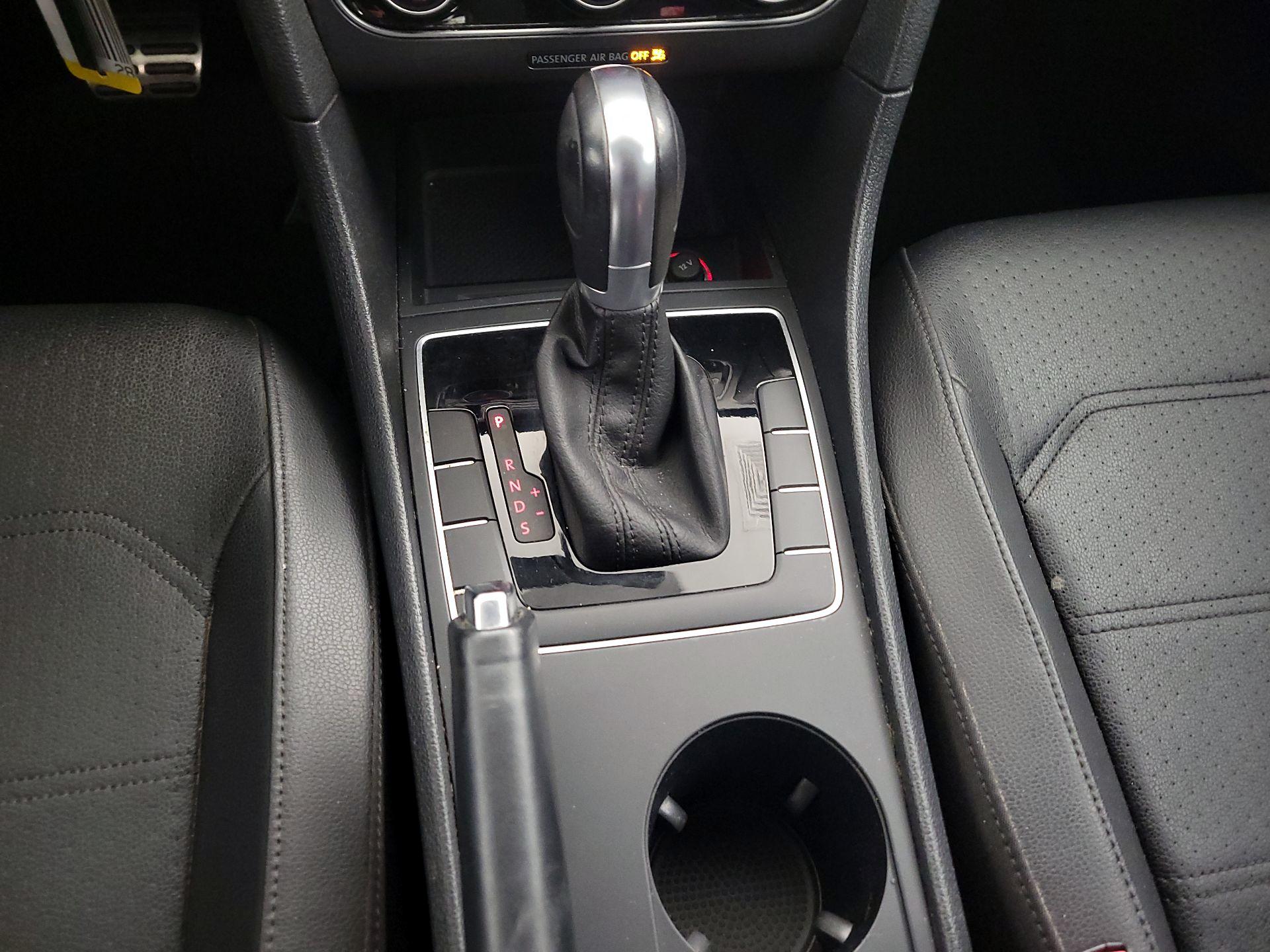 Thumbnail: 2017 Volkswagen Passat - 17