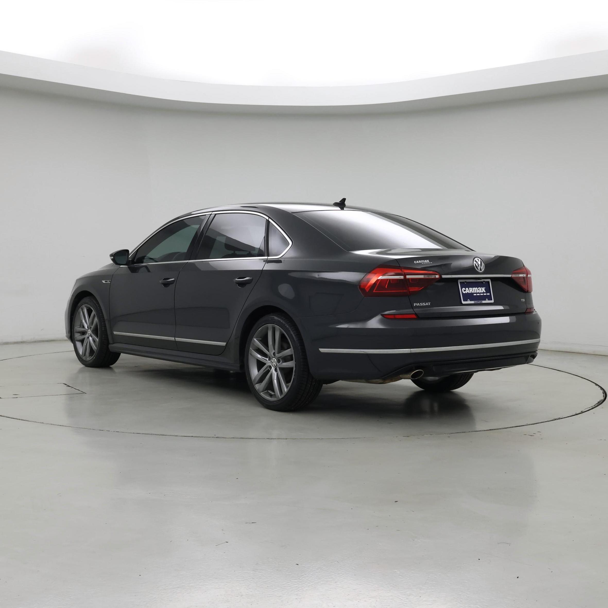 Thumbnail: 2017 Volkswagen Passat - 2