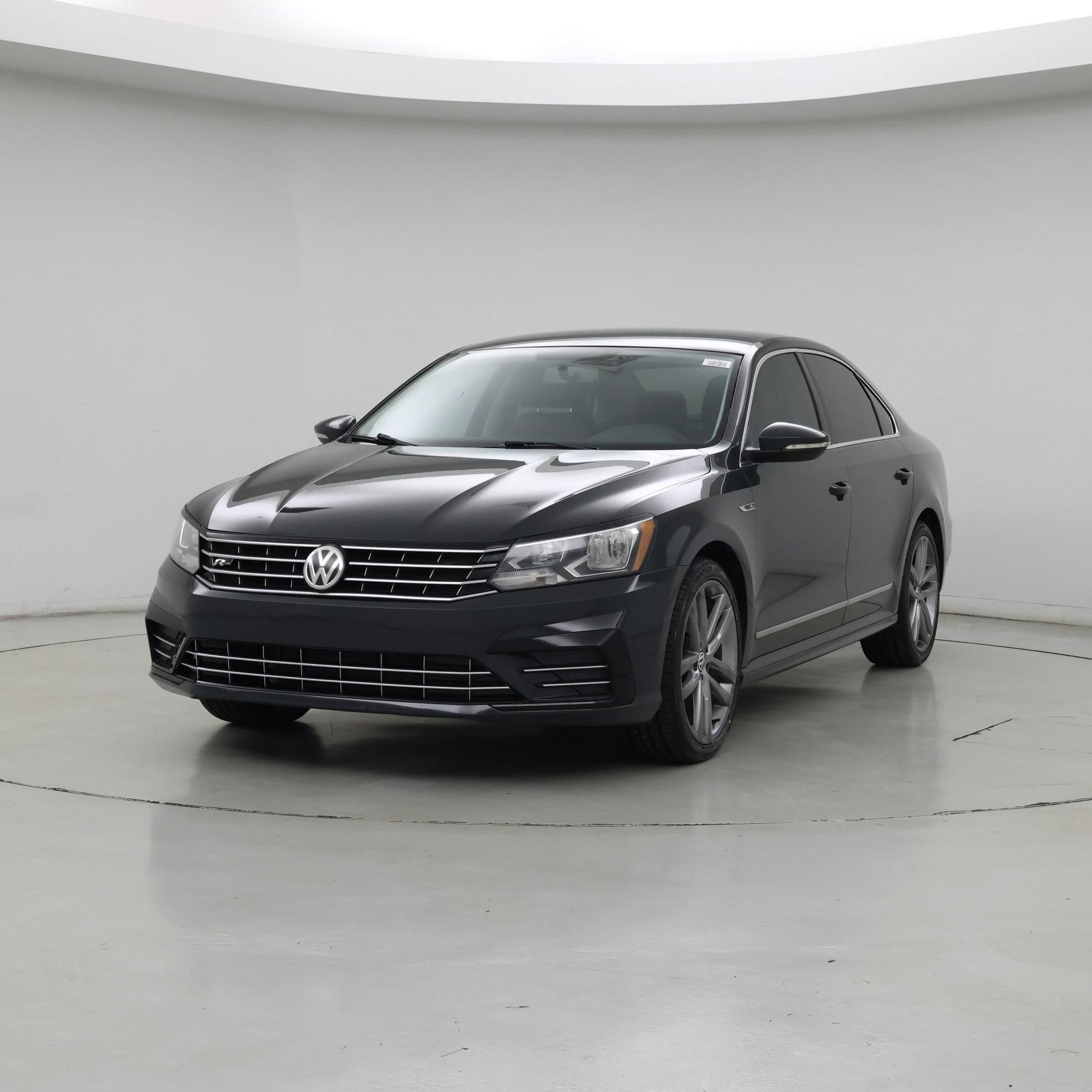 Thumbnail: 2017 Volkswagen Passat - 4