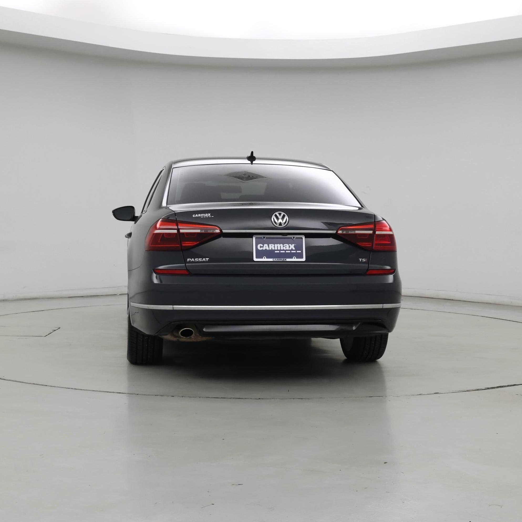 Thumbnail: 2017 Volkswagen Passat - 6