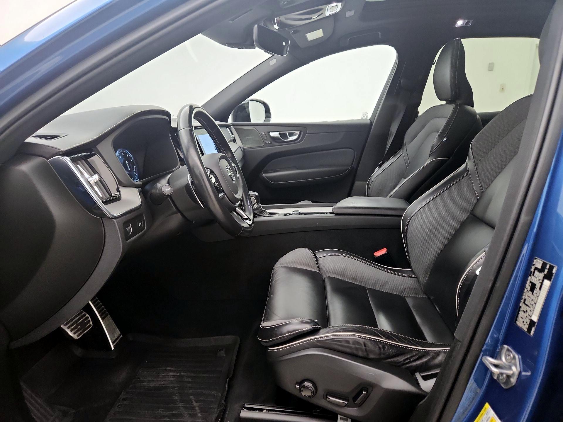 Thumbnail: 2020 Volvo XC60 - 11