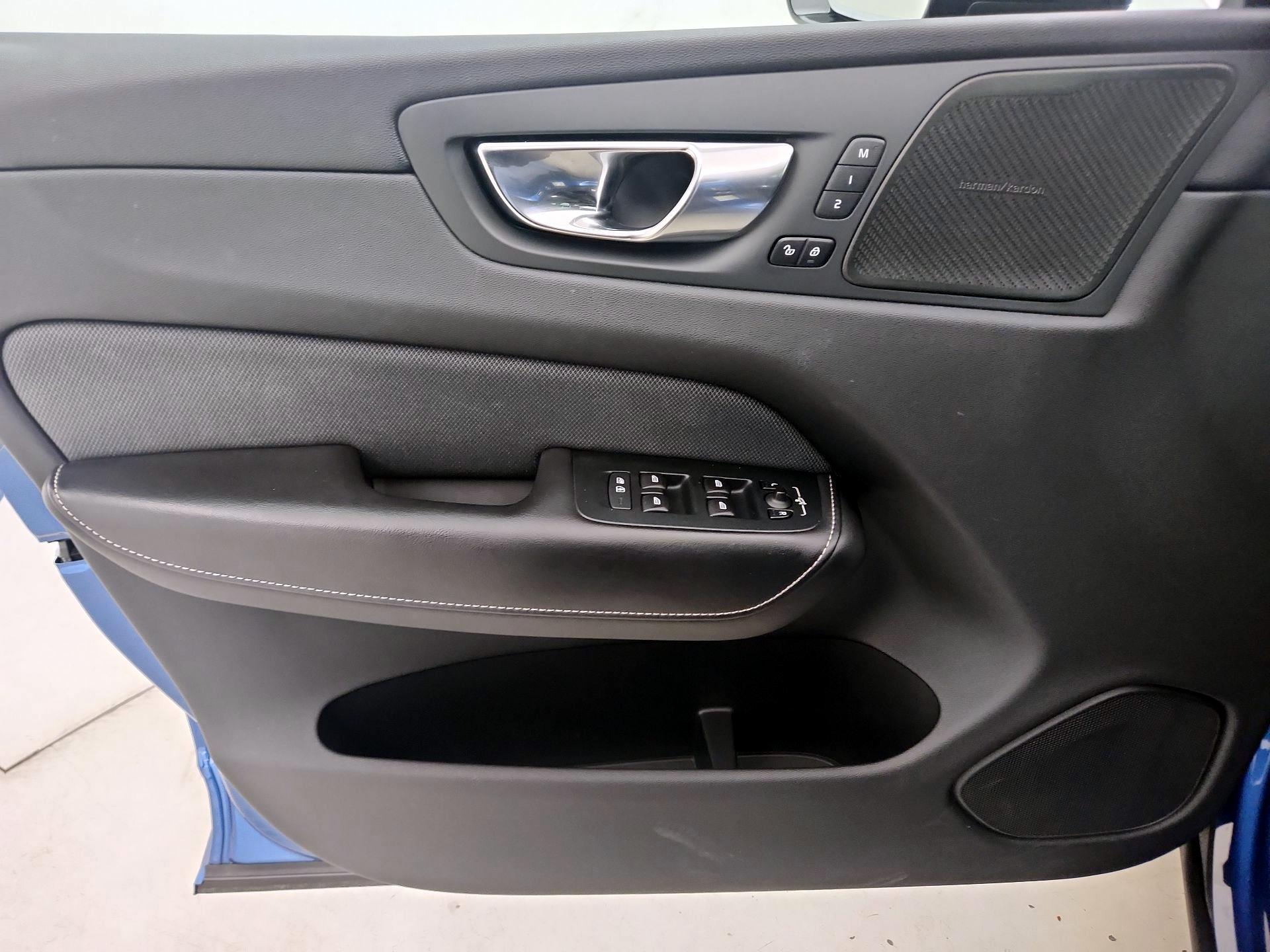 Thumbnail: 2020 Volvo XC60 - 12