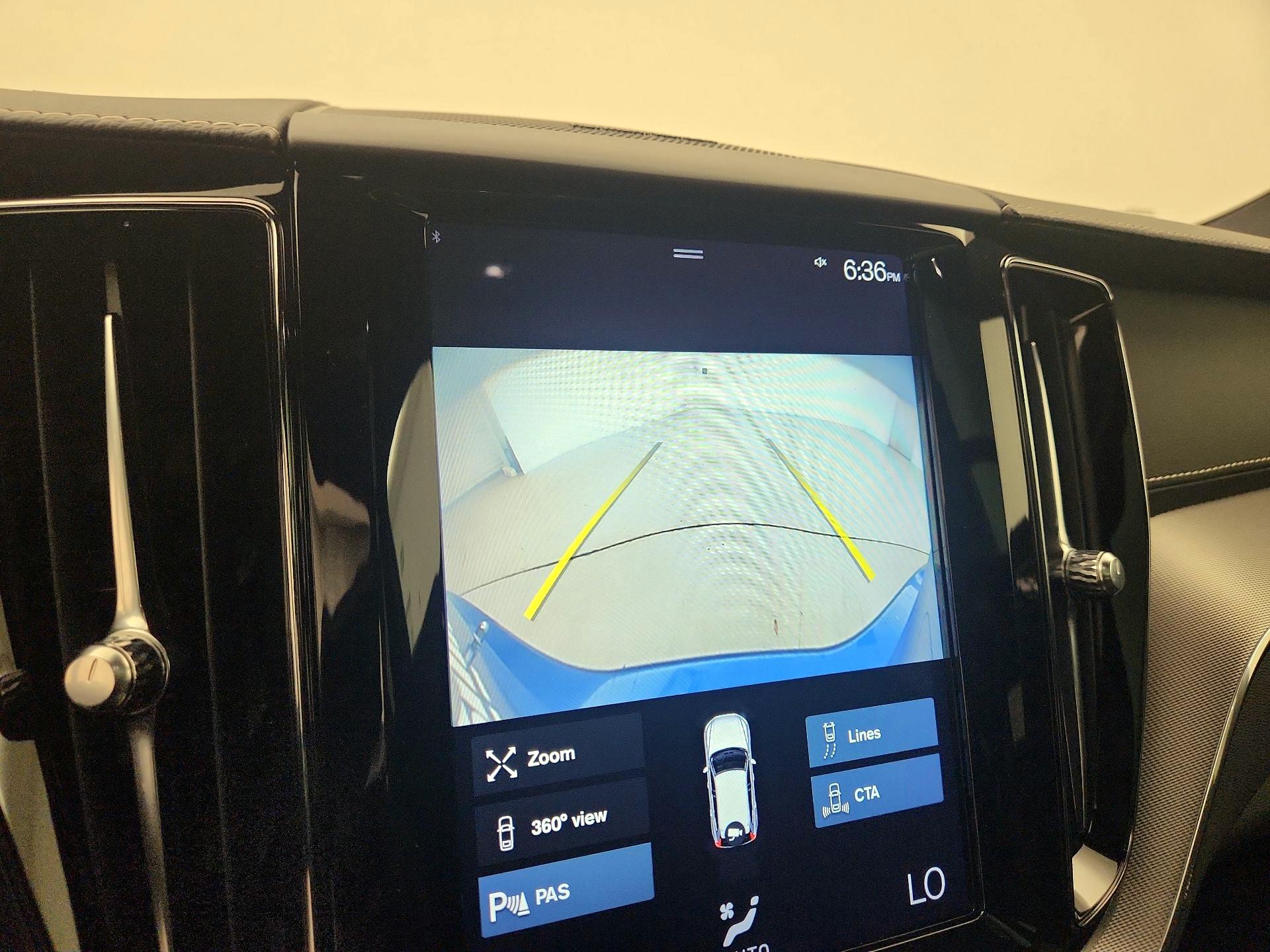 Thumbnail: 2020 Volvo XC60 - 15