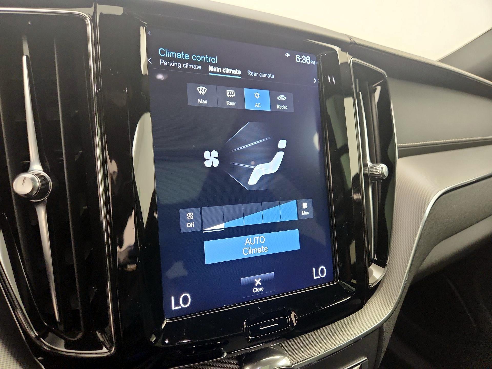 Thumbnail: 2020 Volvo XC60 - 17