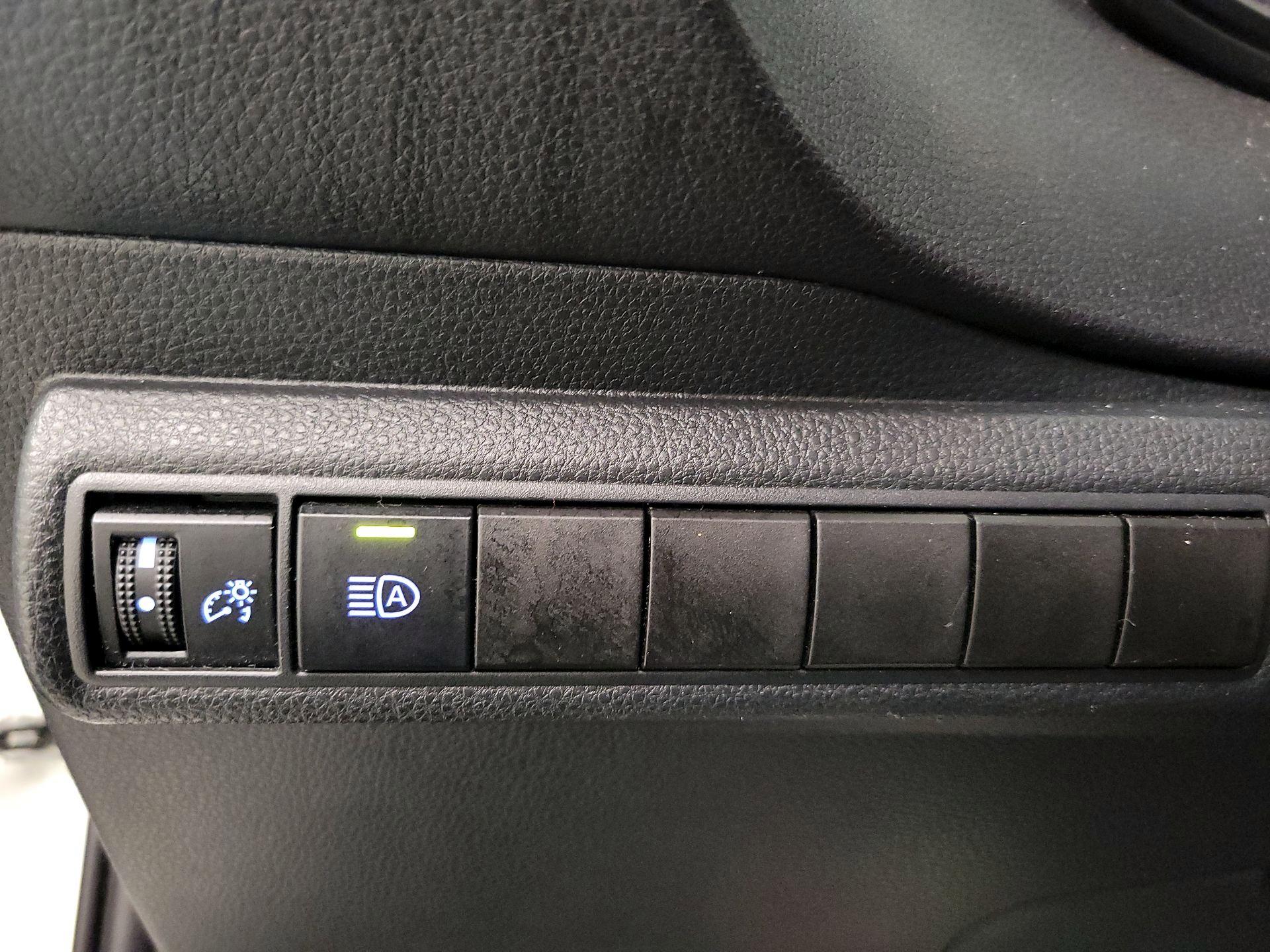 Thumbnail: 2020 Toyota Corolla - 13